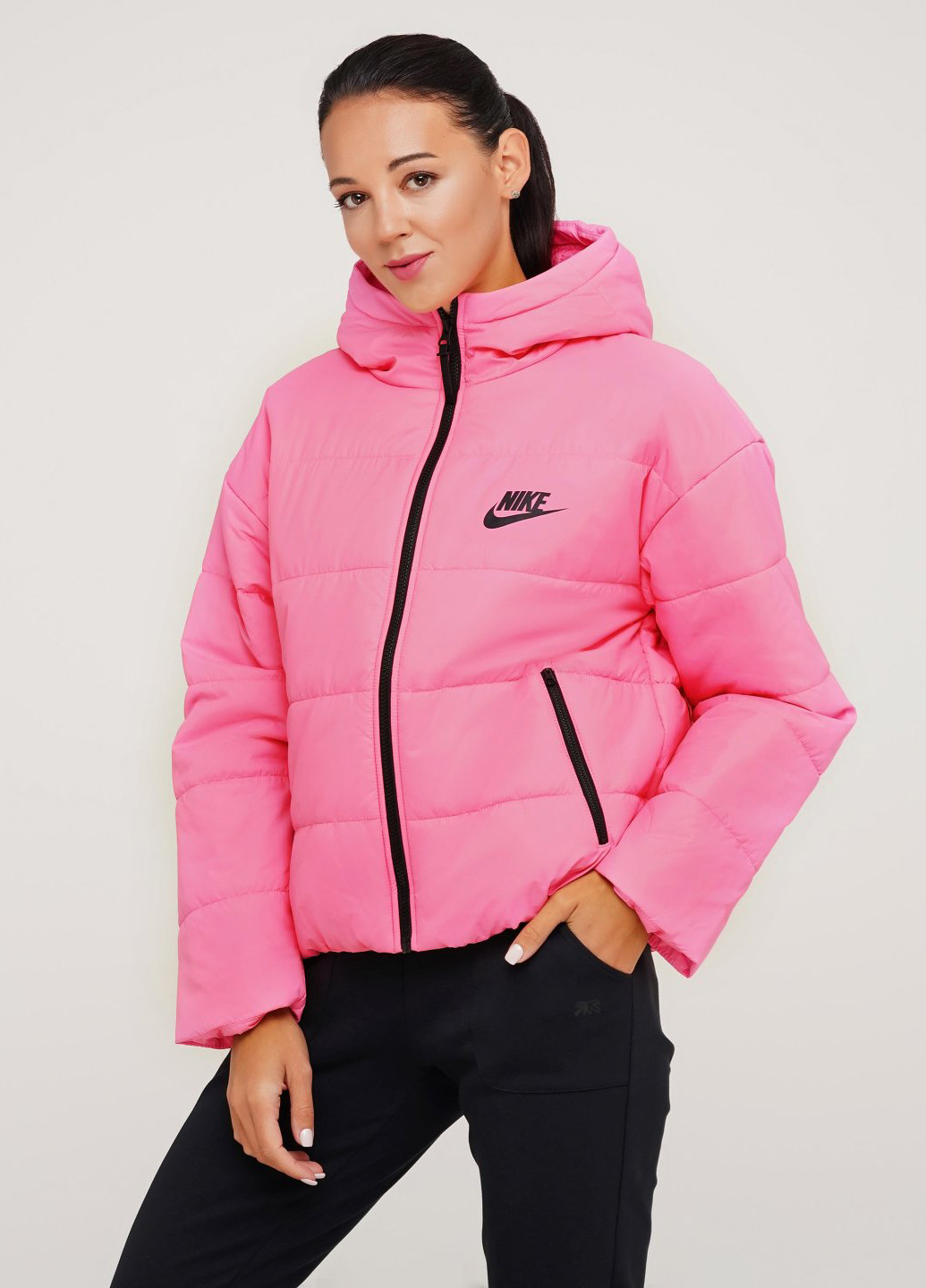 Рожева демісезонна куртка Nike