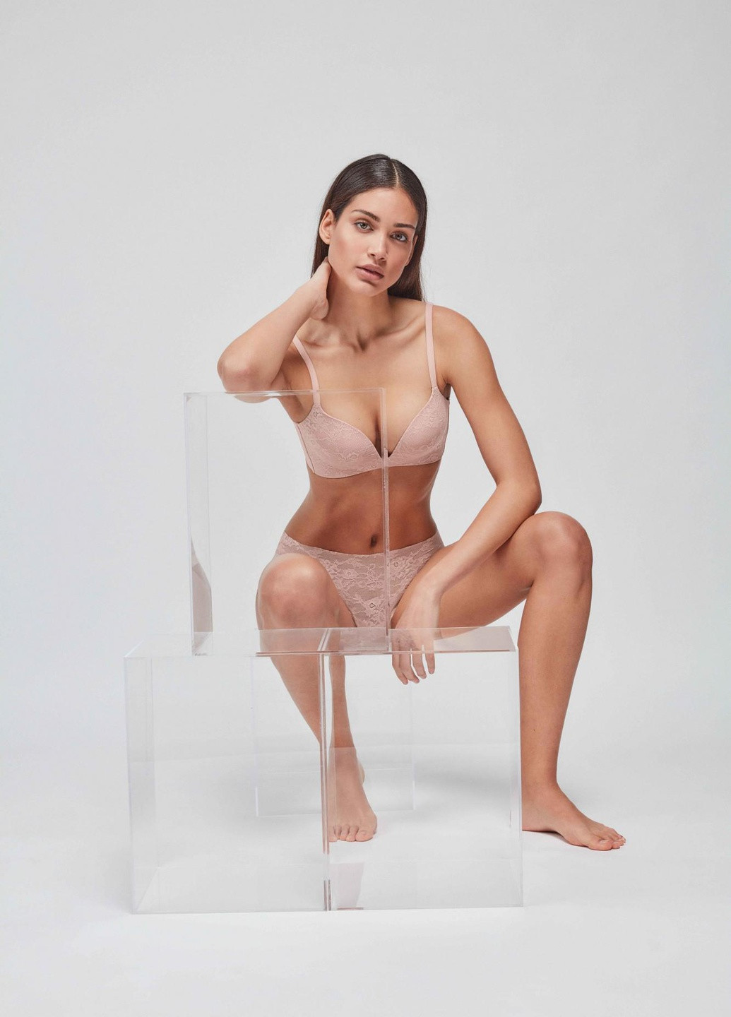 Темно-рожевий бюстгальтер жіночий формований 70b рожевий 391 Gisela з кісточками поліамід