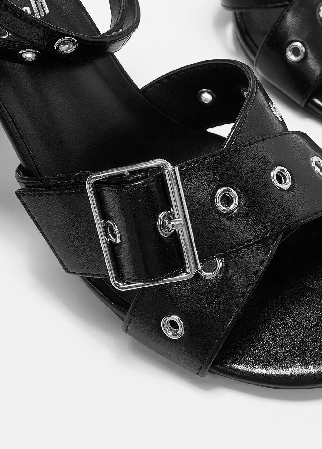 Черные босоножки SHEIN с ремешком с пряжкой, люверсы