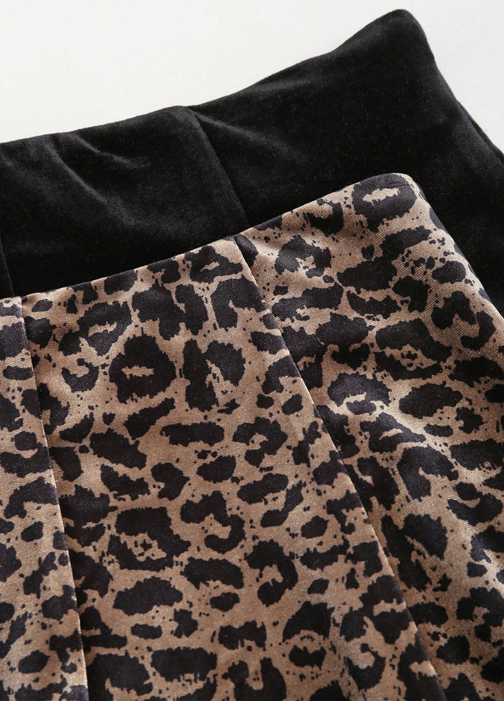 Разноцветная кэжуал с анималистичным узором юбка (2шт.) SHEIN клешированная