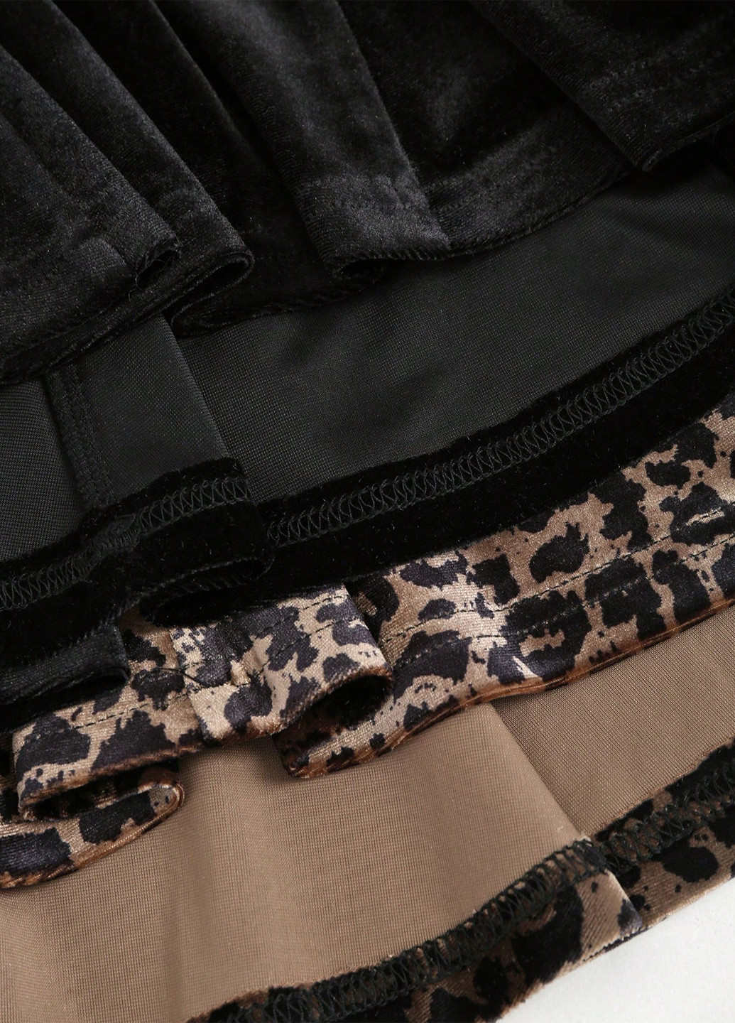 Разноцветная кэжуал с анималистичным узором юбка (2шт.) SHEIN клешированная