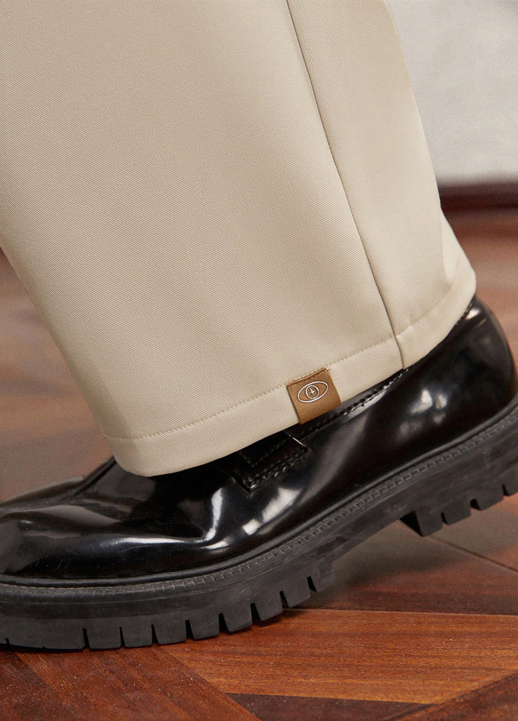 Кремовые спортивные, кэжуал демисезонные брюки SHEIN