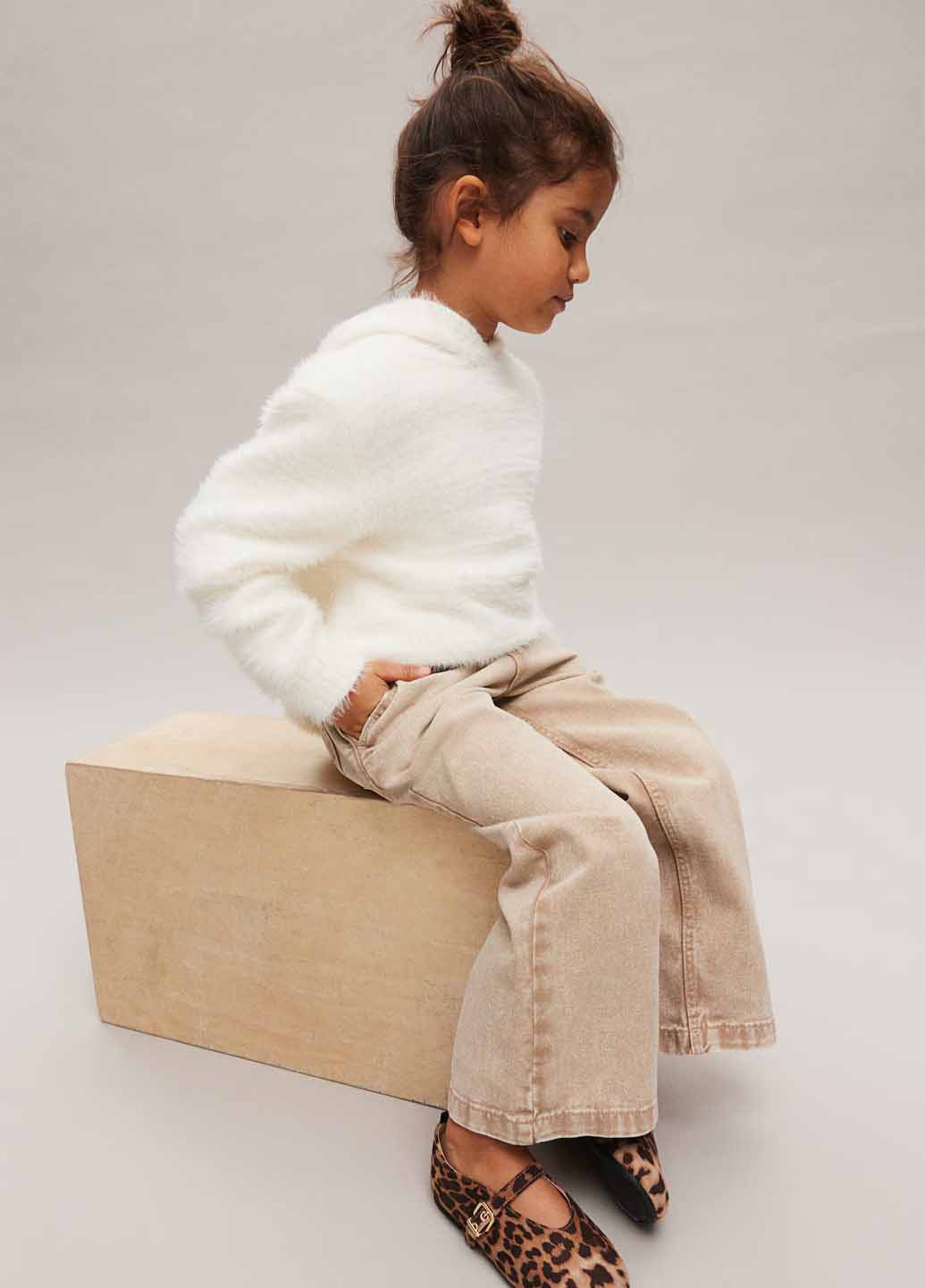 Бежевые демисезонные прямые джинсы H&M