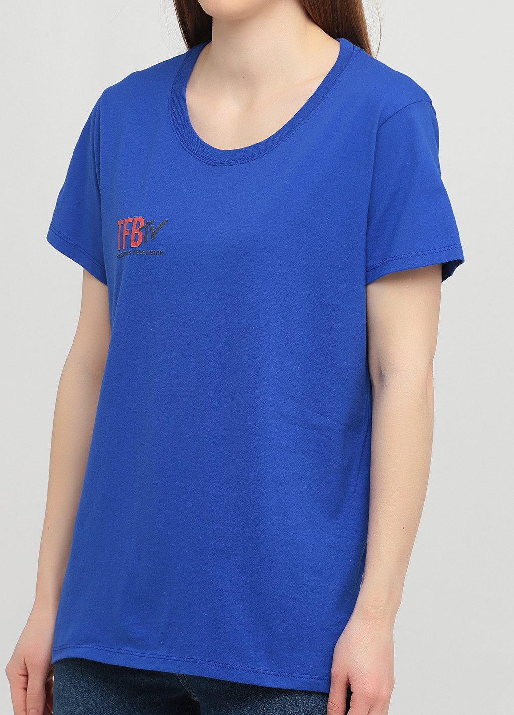 Светло-синяя летняя футболка Hanes