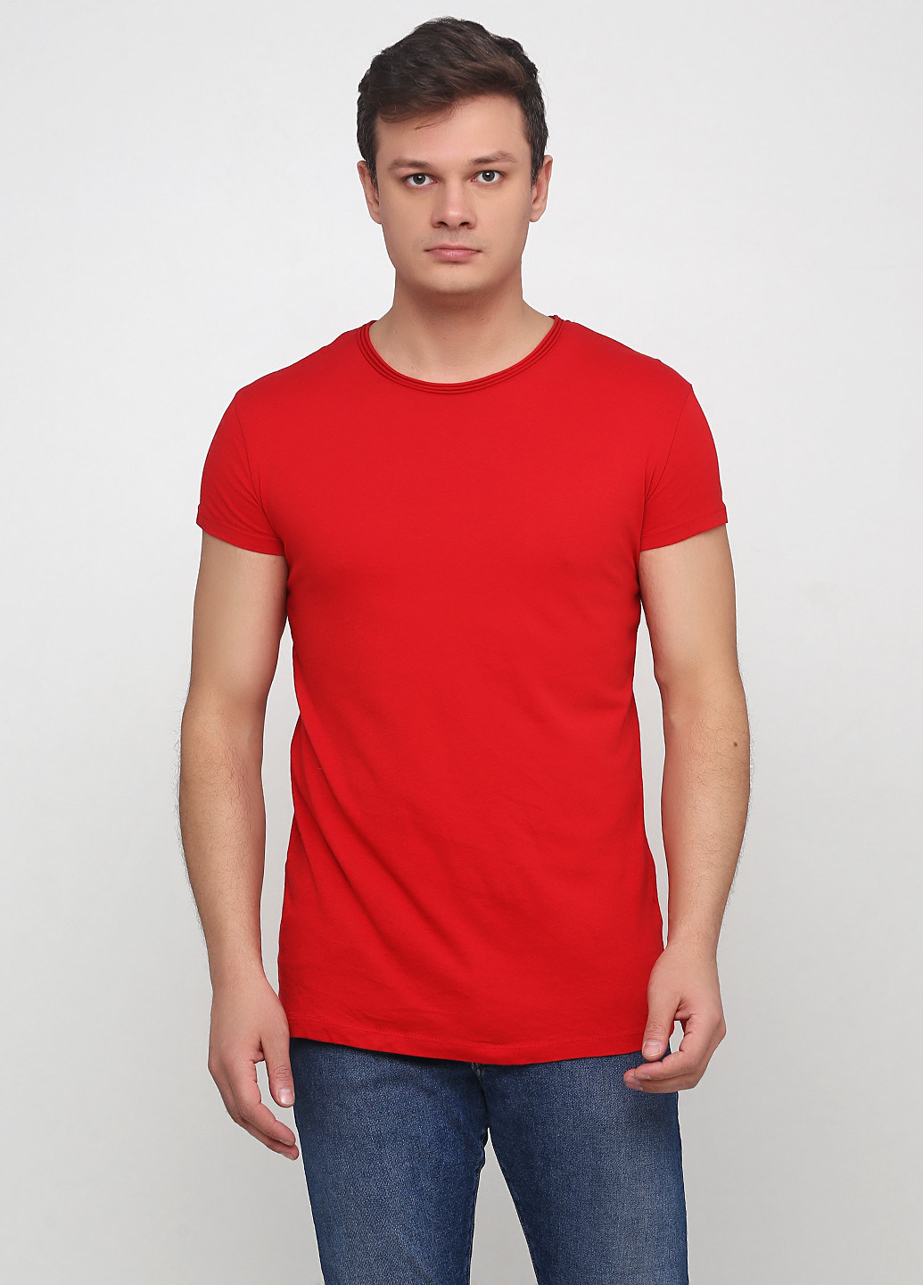 Красная футболка Terranova