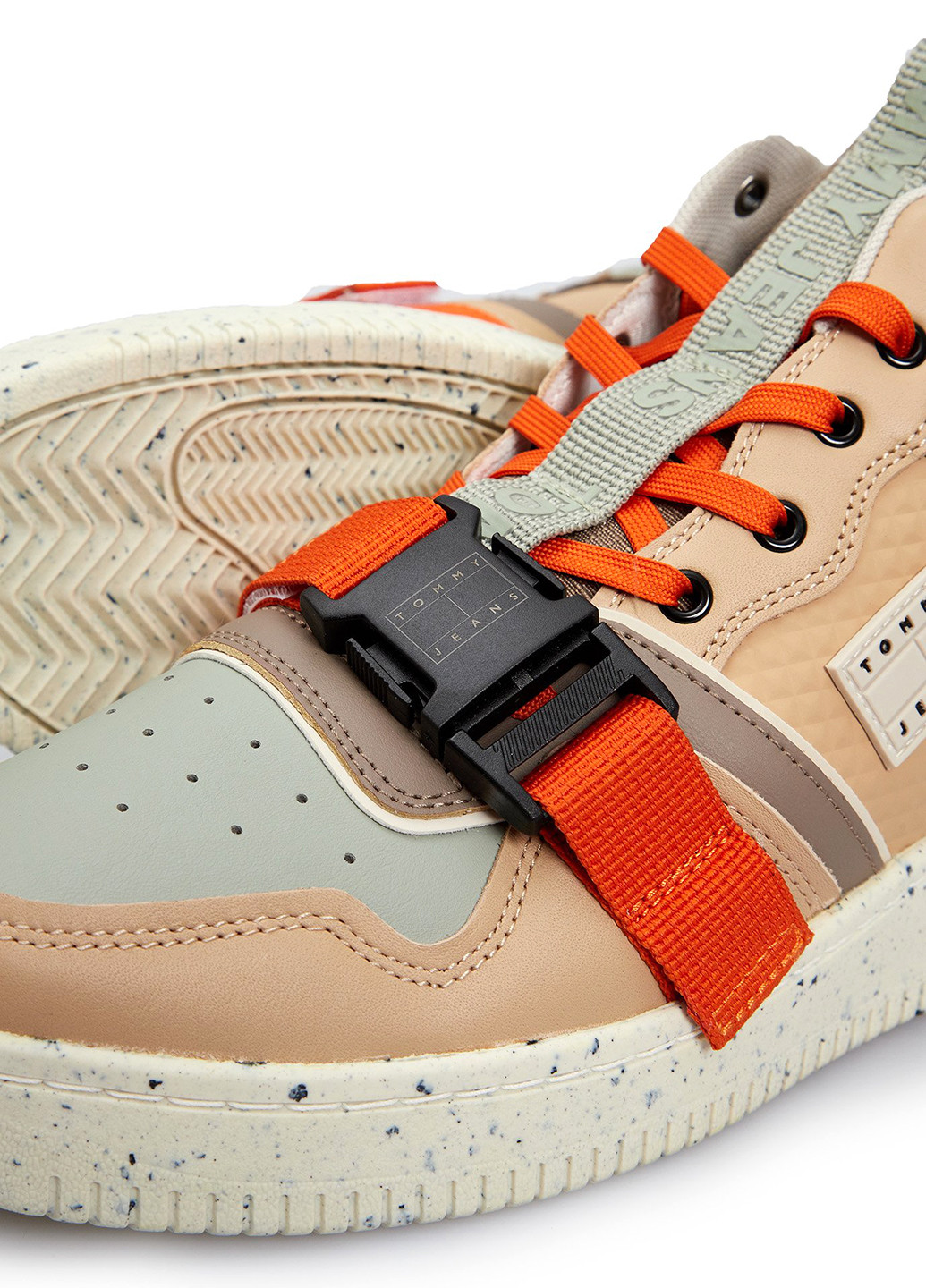 Цветные зимние кроссовки Tommy Jeans