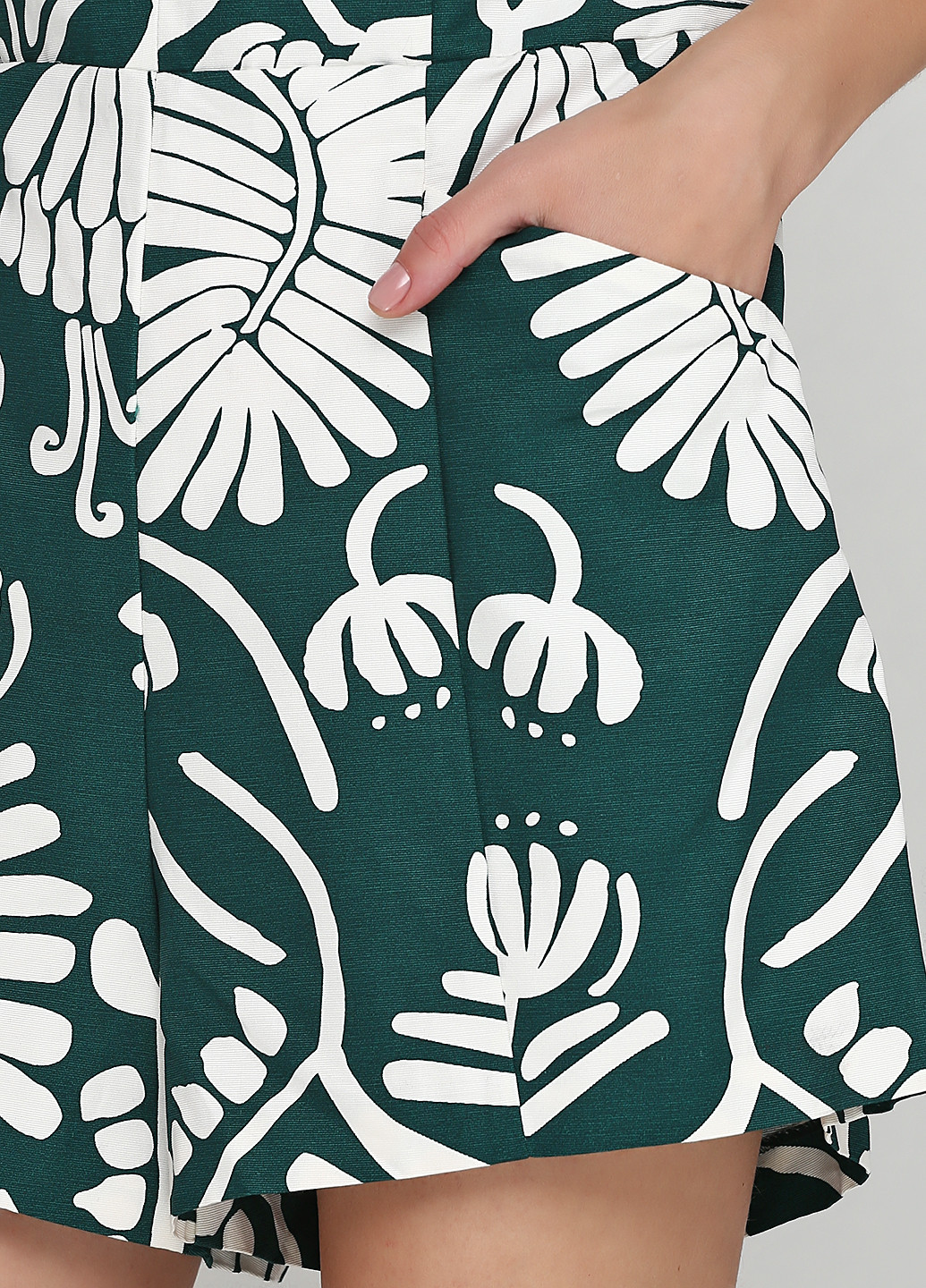 Комбинезон H&M комбинезон-шорты рисунок зелёный кэжуал