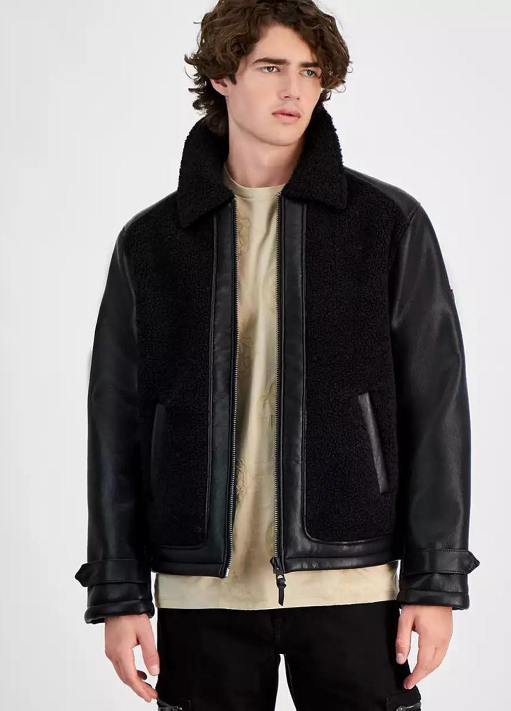 Чорна демісезонна куртка Guess