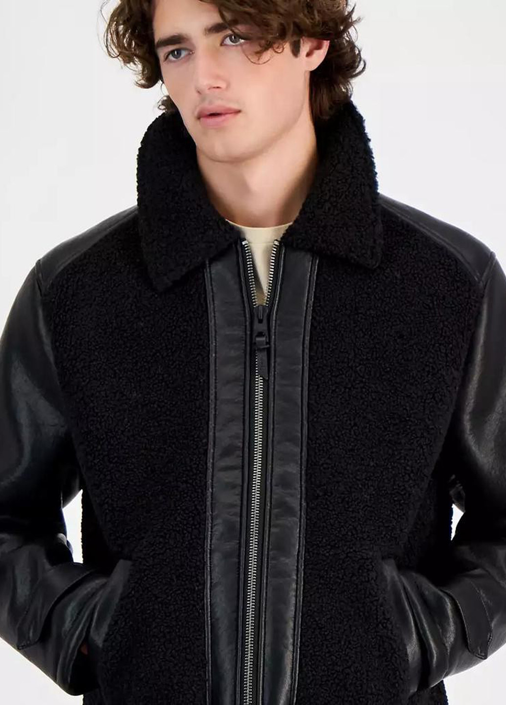 Чорна демісезонна куртка Guess