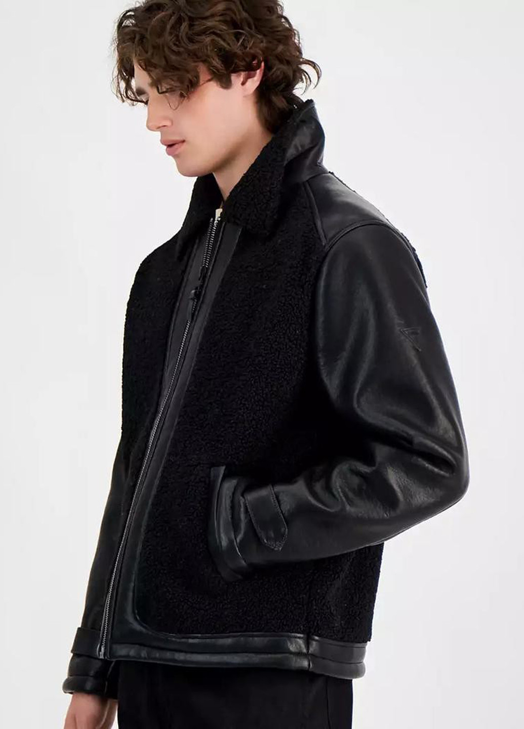 Чорна демісезонна куртка Guess