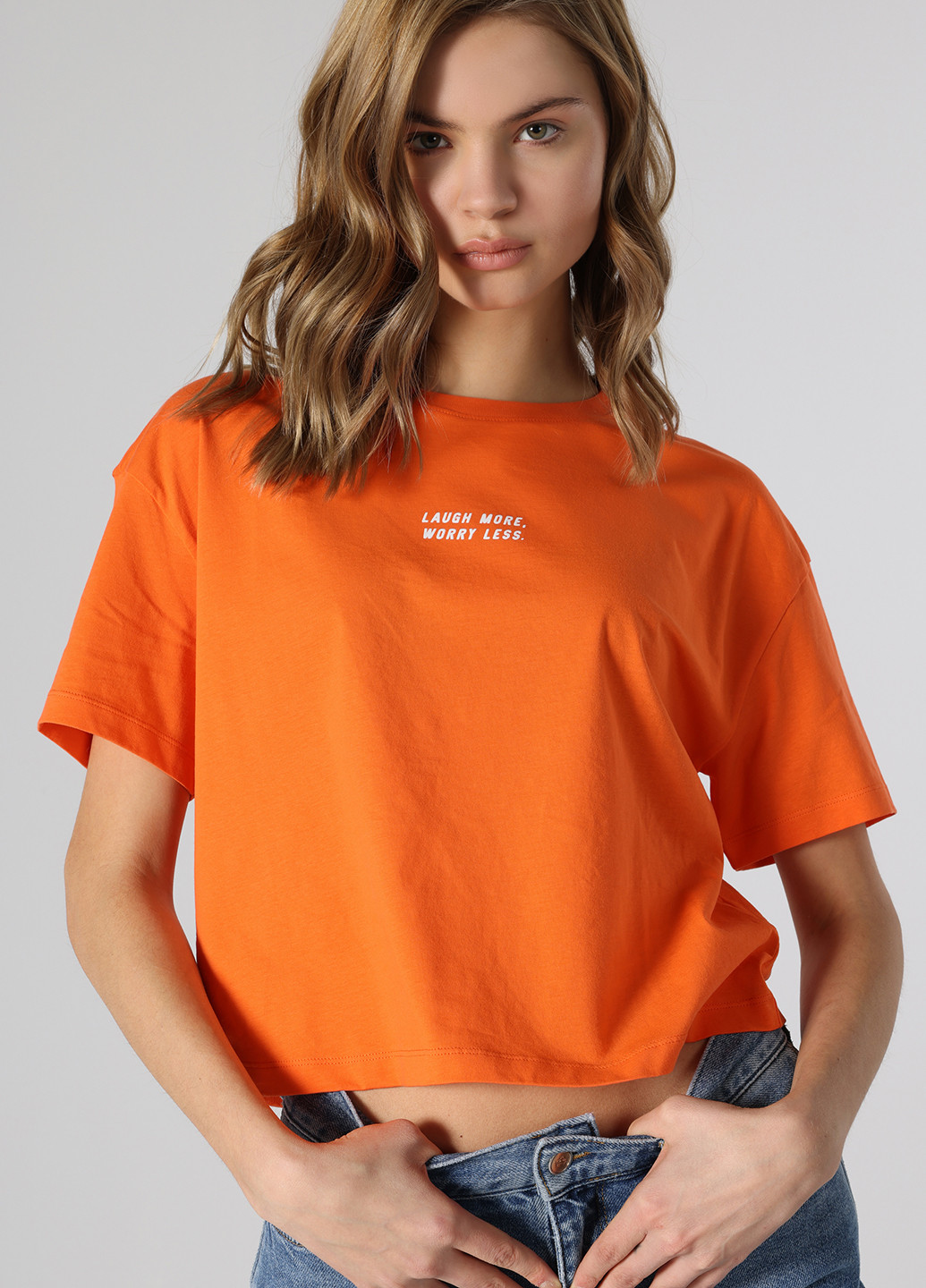 Оранжевая летняя футболка Colin's