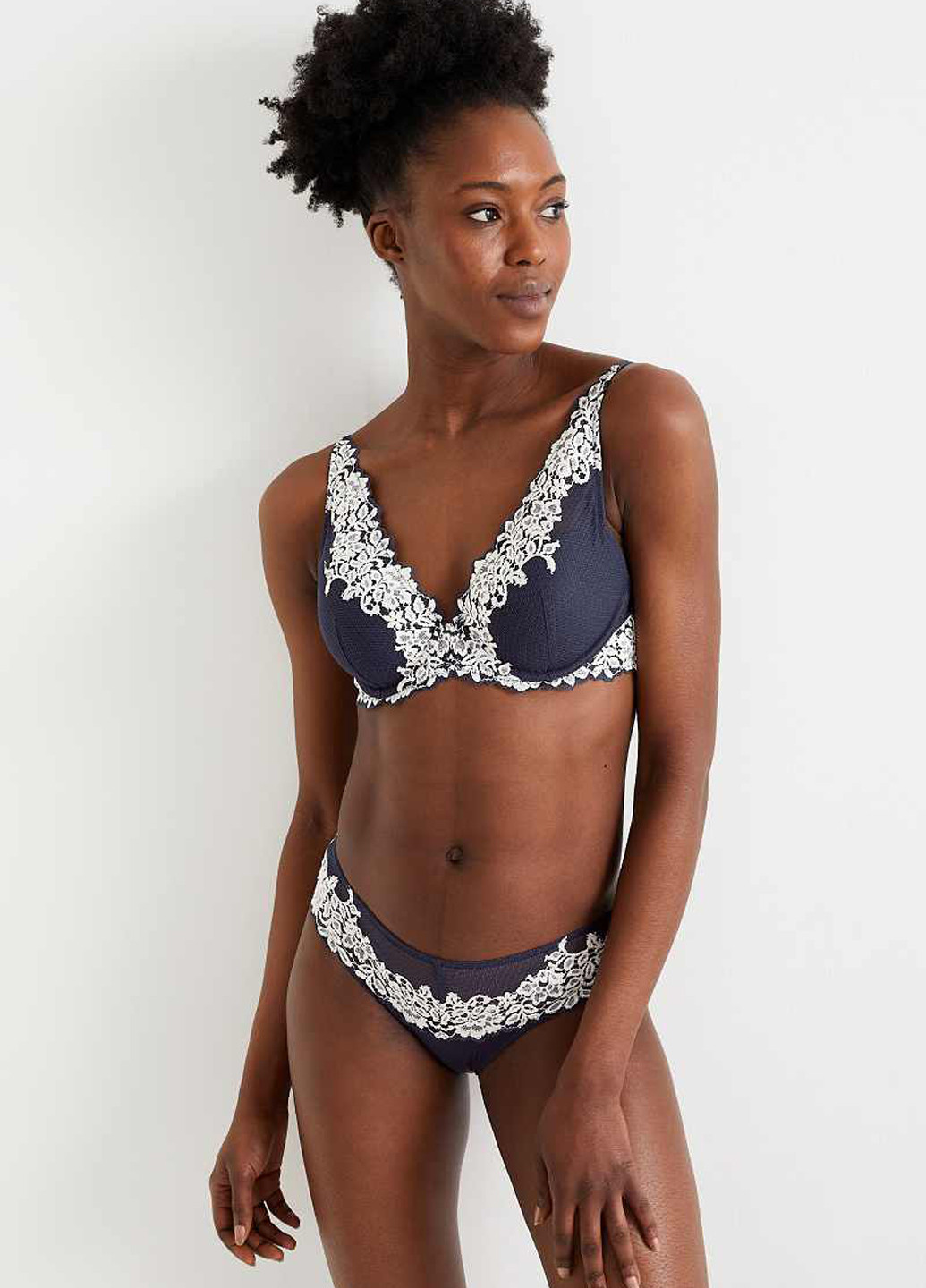 Темно-синій бюстгальтер C&A з кісточками поліамід