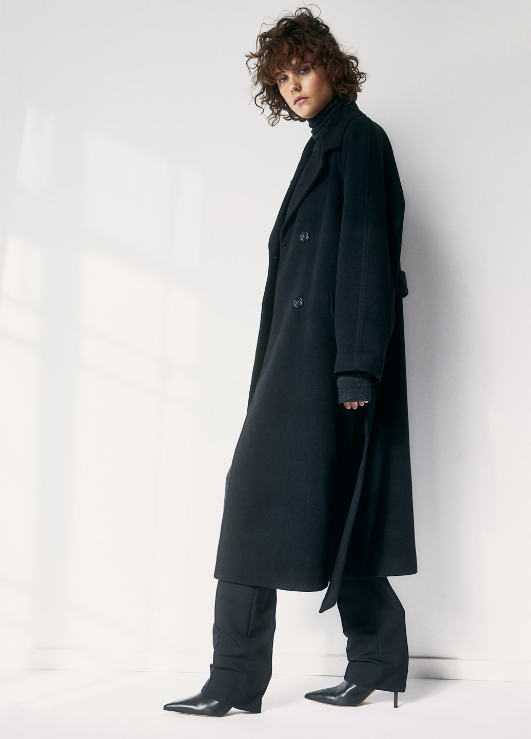 Черное демисезонное Пальто двубортное H&M