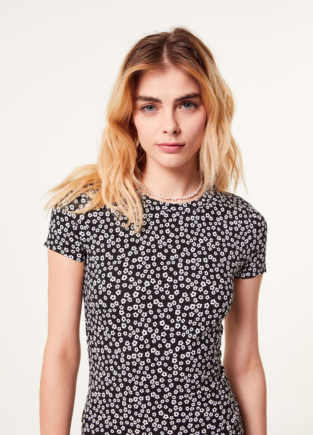 Чорно-білий кежуал сукня сукня-футболка Jennyfer з квітковим принтом
