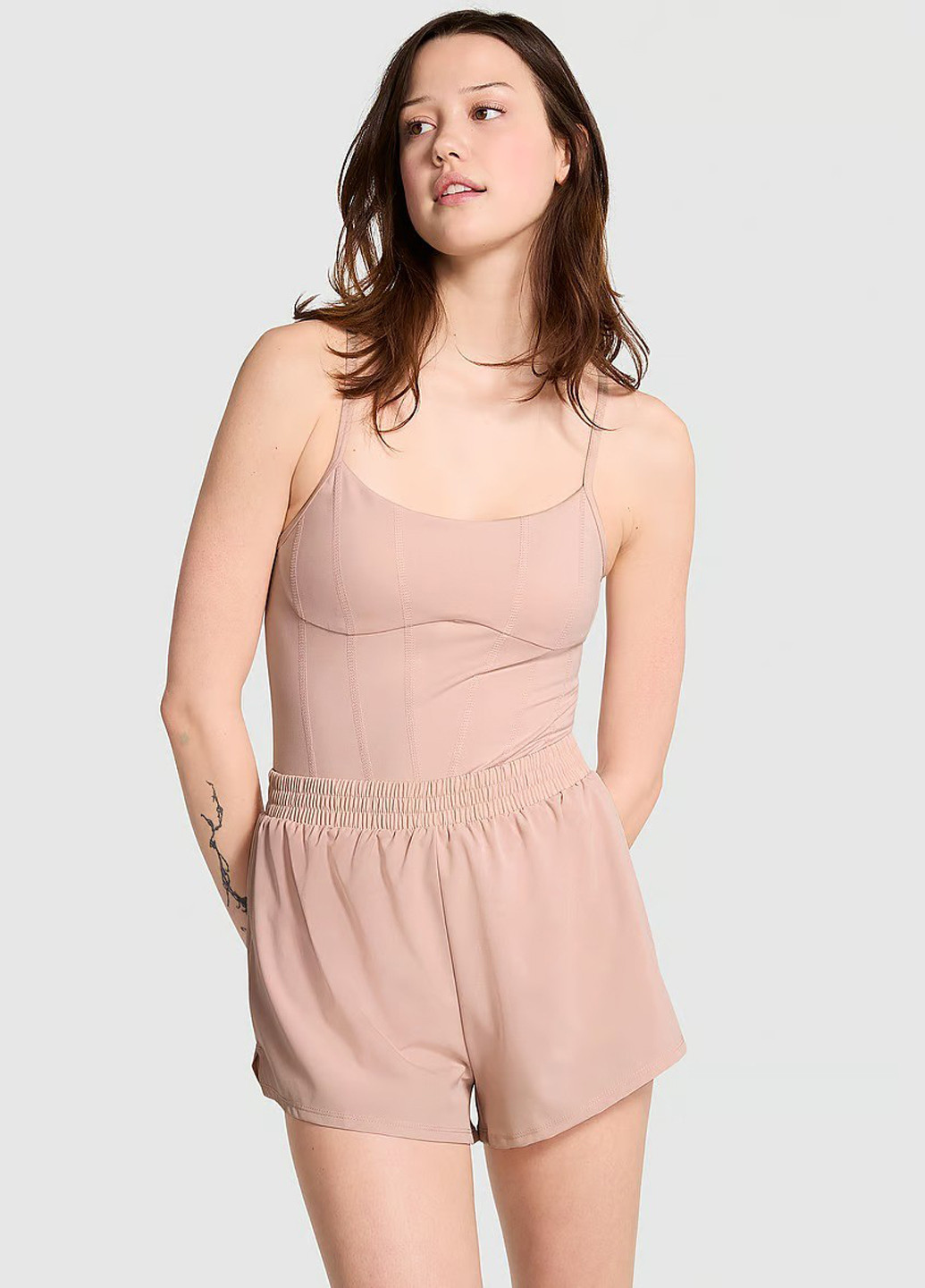 Комбинезон Victoria's Secret комбинезон-шорты однотонный пудровый кэжуал полиэстер