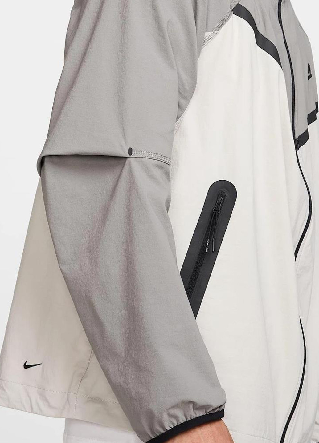 Бежевая демисезонная ветровка Nike Tech Woven Grey