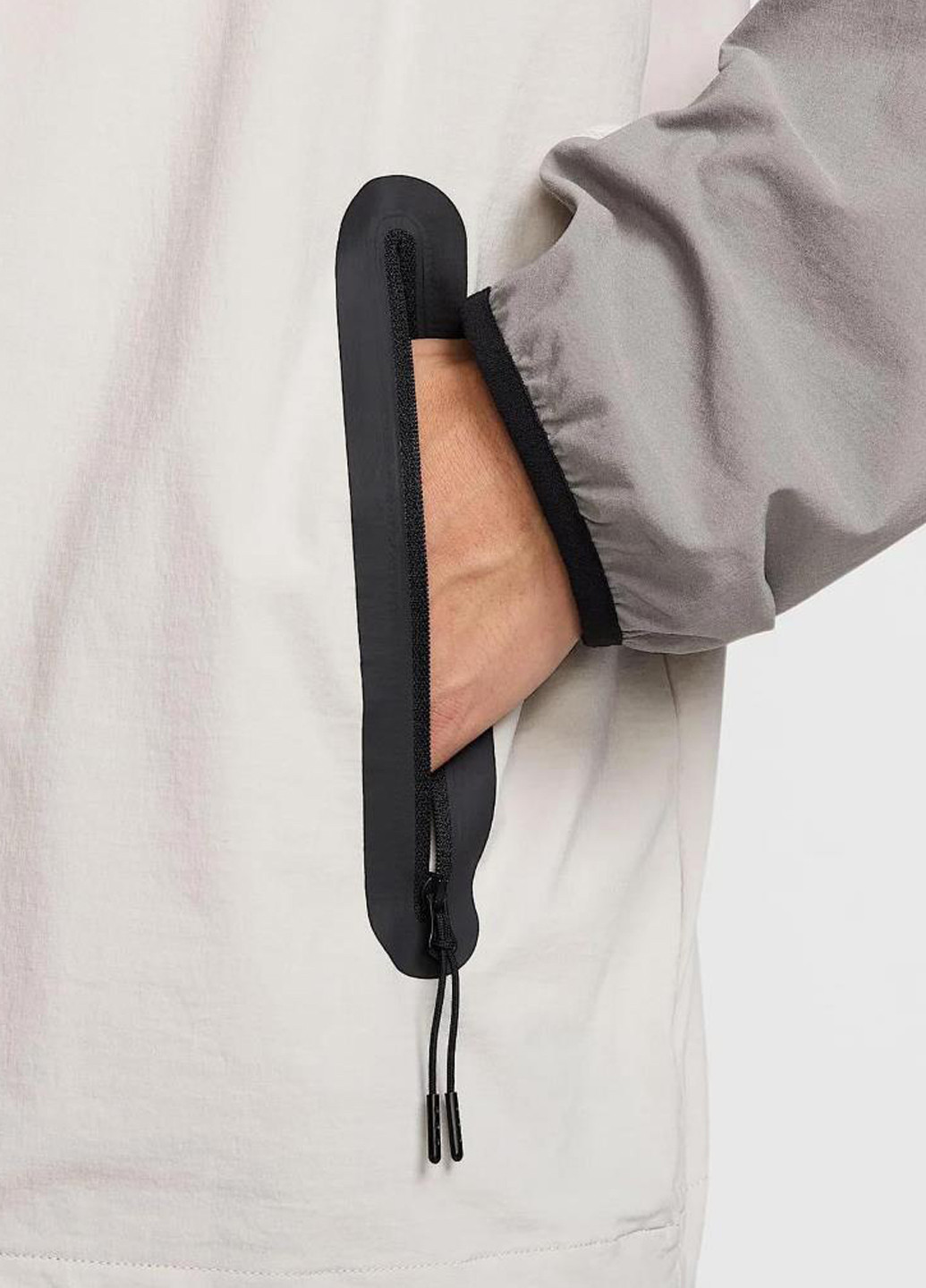 Бежевая демисезонная ветровка Nike Tech Woven Grey