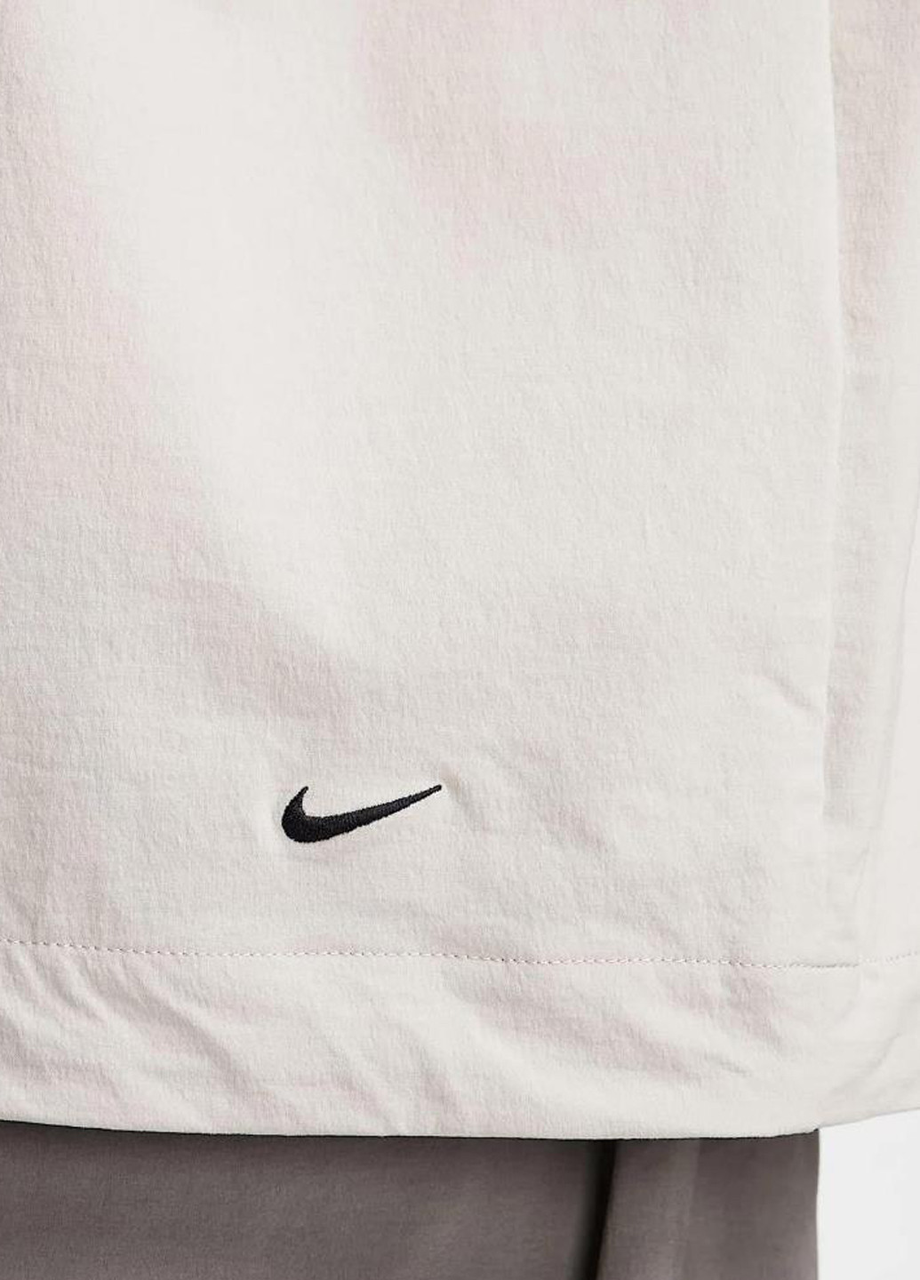 Бежевая демисезонная ветровка Nike Tech Woven Grey