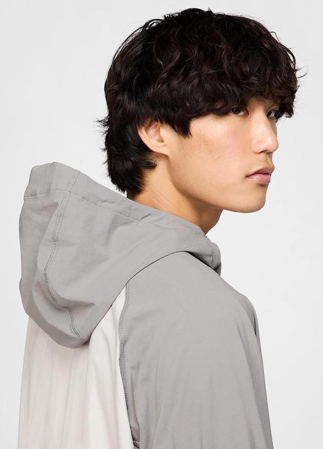 Бежевая демисезонная ветровка Nike Tech Woven Grey