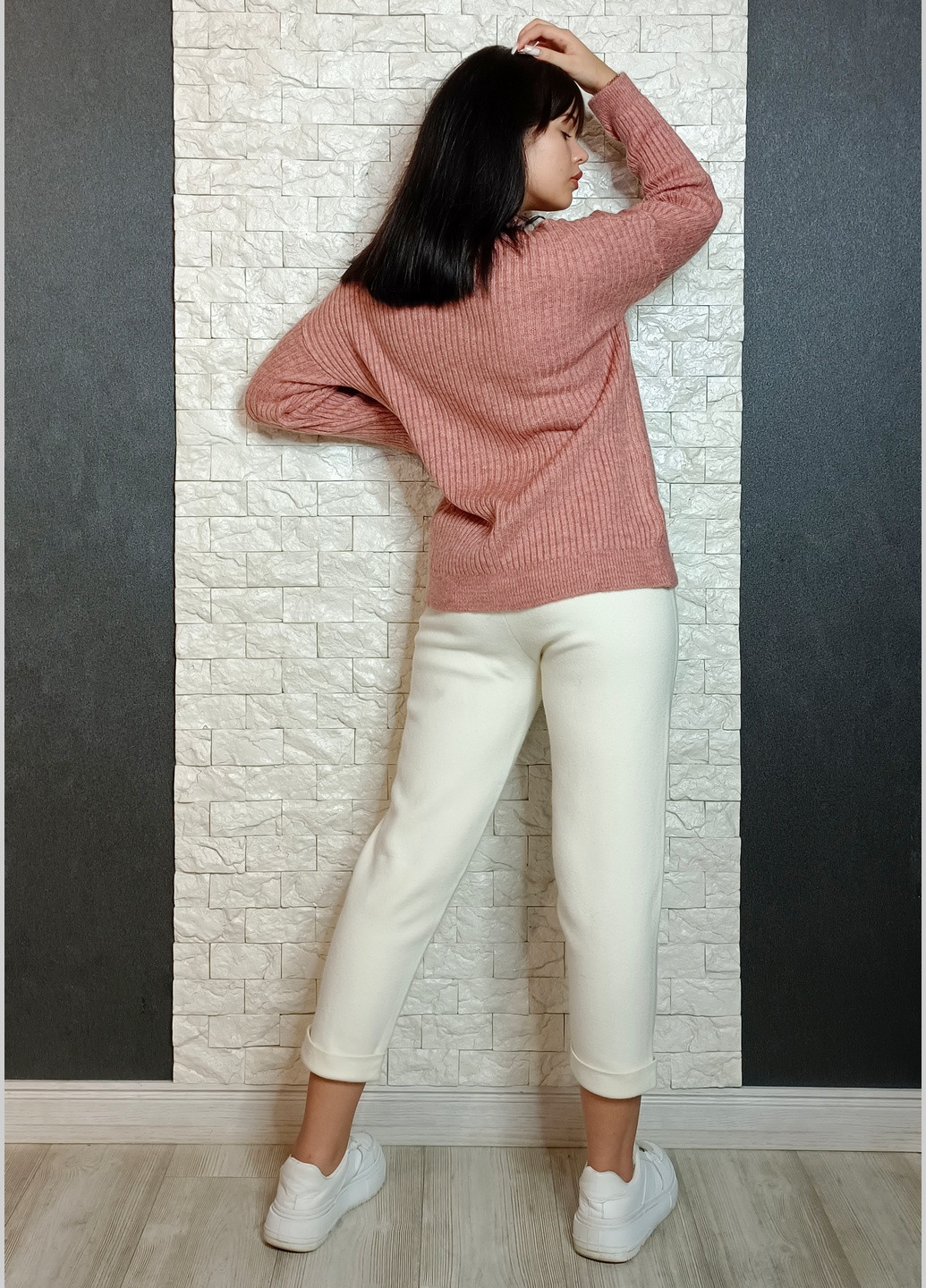 Пудровый зимний свитер Bisou