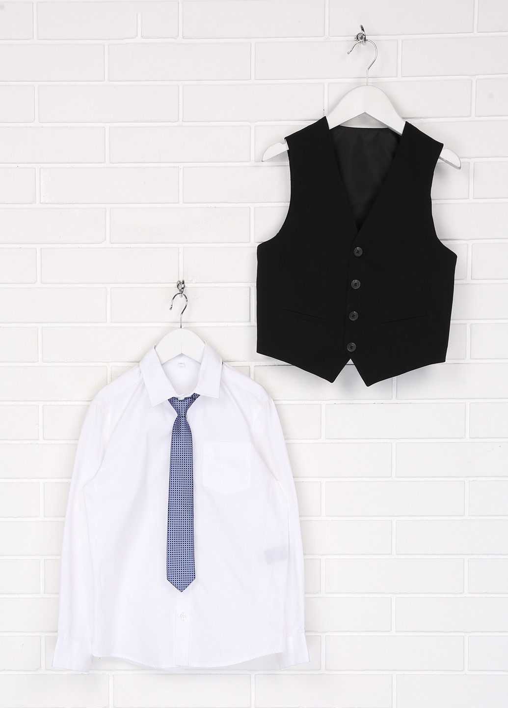 Комбинированный демисезонный комплект (рубашка, жилет, галстук) C&A