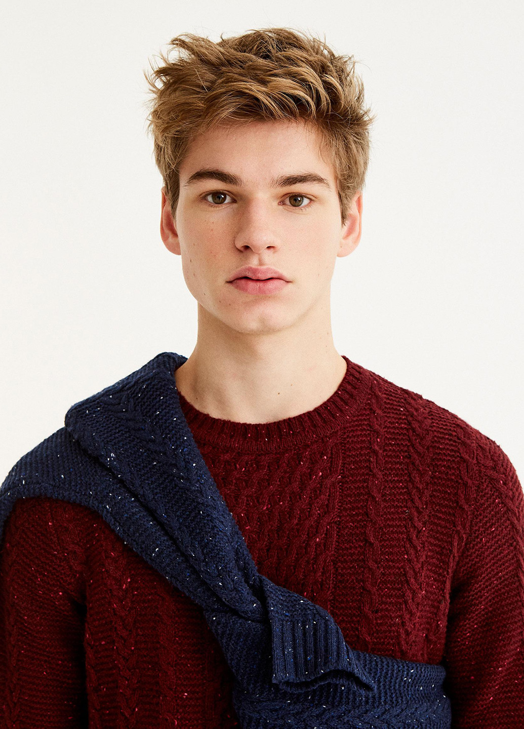 Бордовый джемпер,бордовий-білий, Pull & Bear