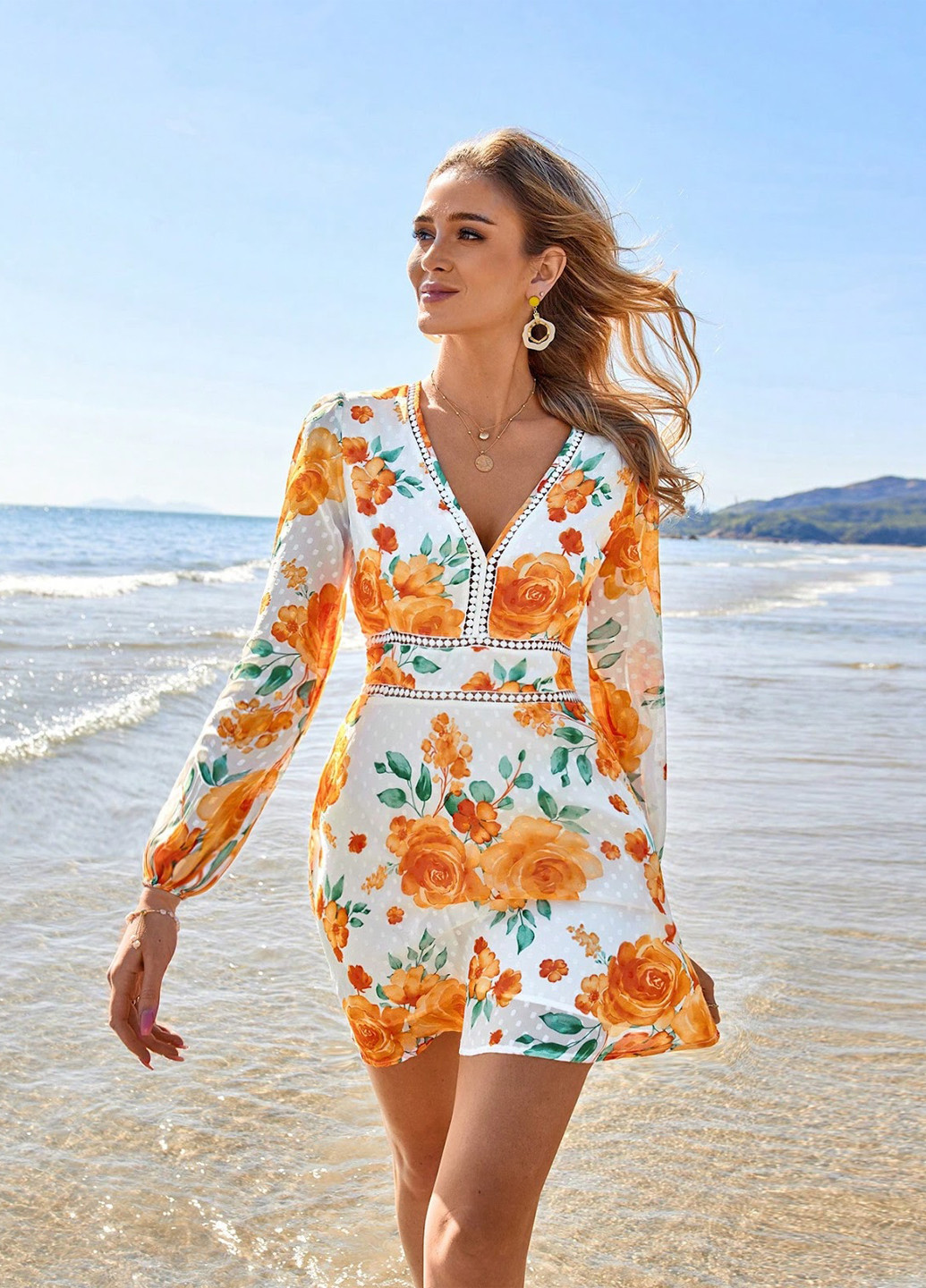 Белое кэжуал платье клеш SHEIN с цветочным принтом