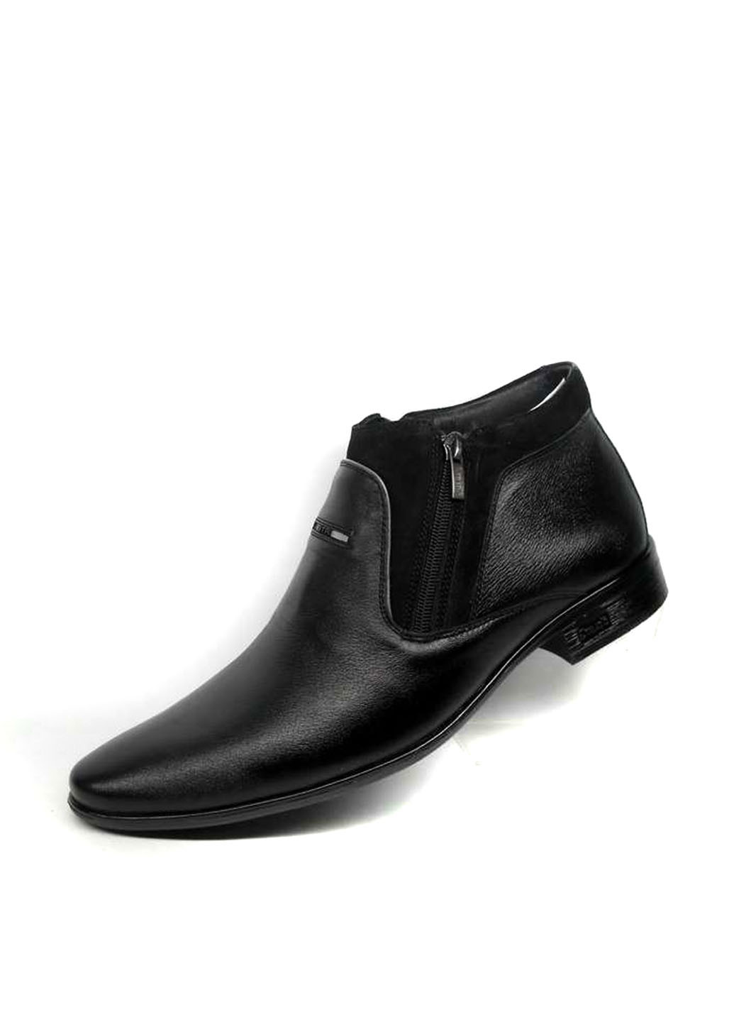 Черные зимние ботинки Strado