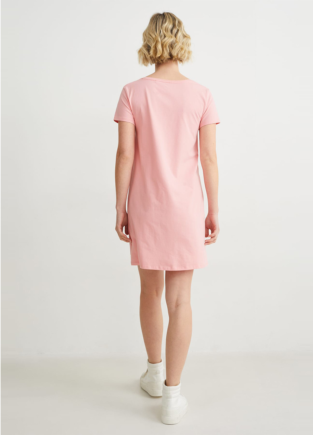 Светло-розовое кэжуал платье платье-футболка C&A однотонное