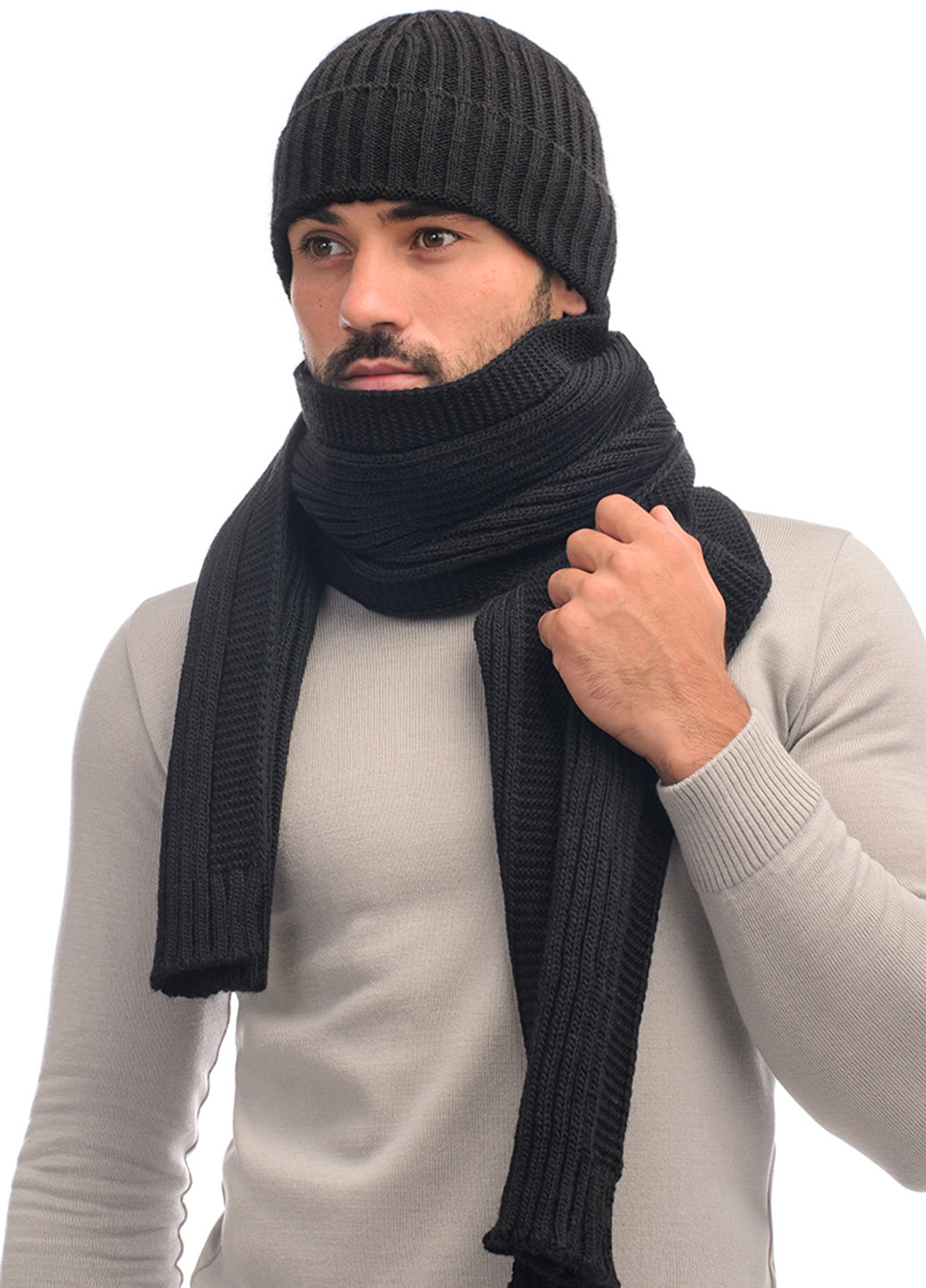 Черный зимний комплект (шапка, шарф) SVTR