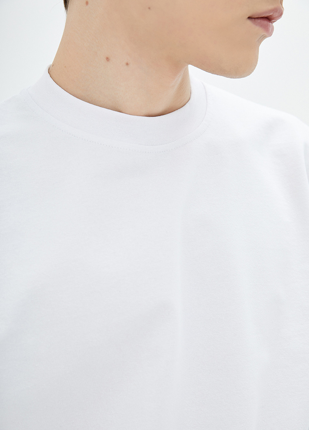 Білий світшот Shik однотонний без декору (341528021)