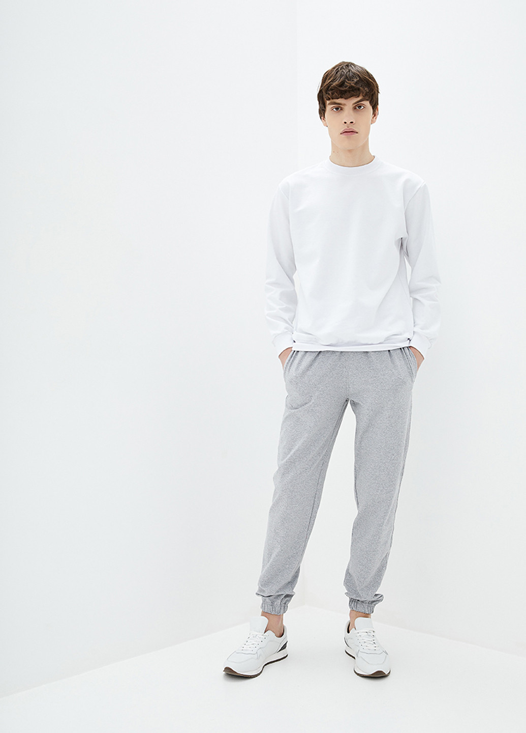 Білий світшот Shik однотонний без декору (341528021)