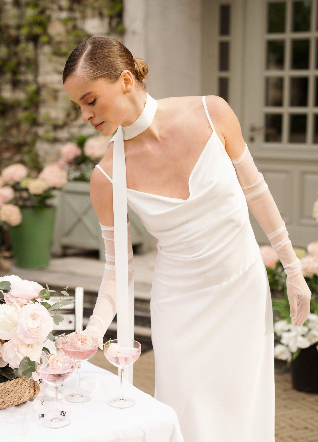 Молочное праздничный платье платье-комбинация, с открытой спиной Gepur однотонное