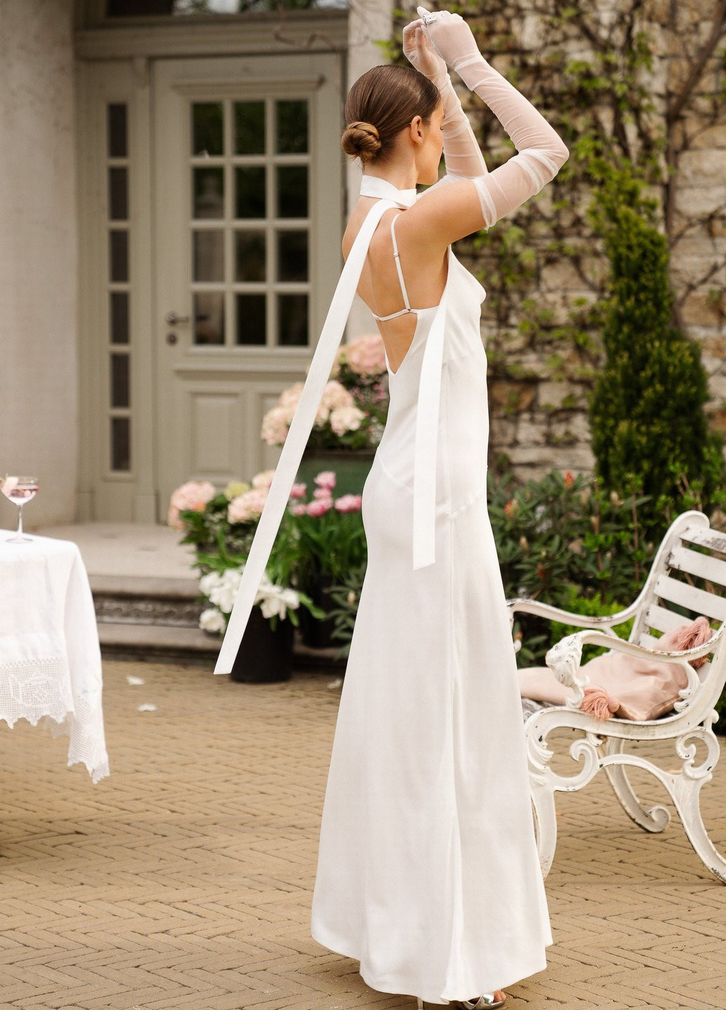 Молочное праздничный платье платье-комбинация, с открытой спиной Gepur однотонное