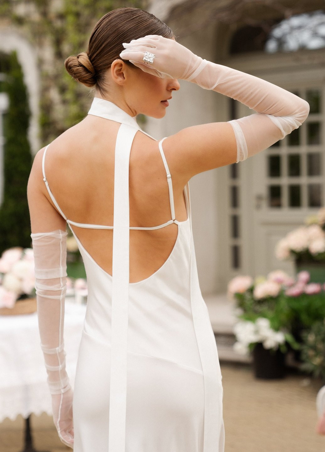 Молочное праздничный платье платье-комбинация, с открытой спиной Gepur однотонное