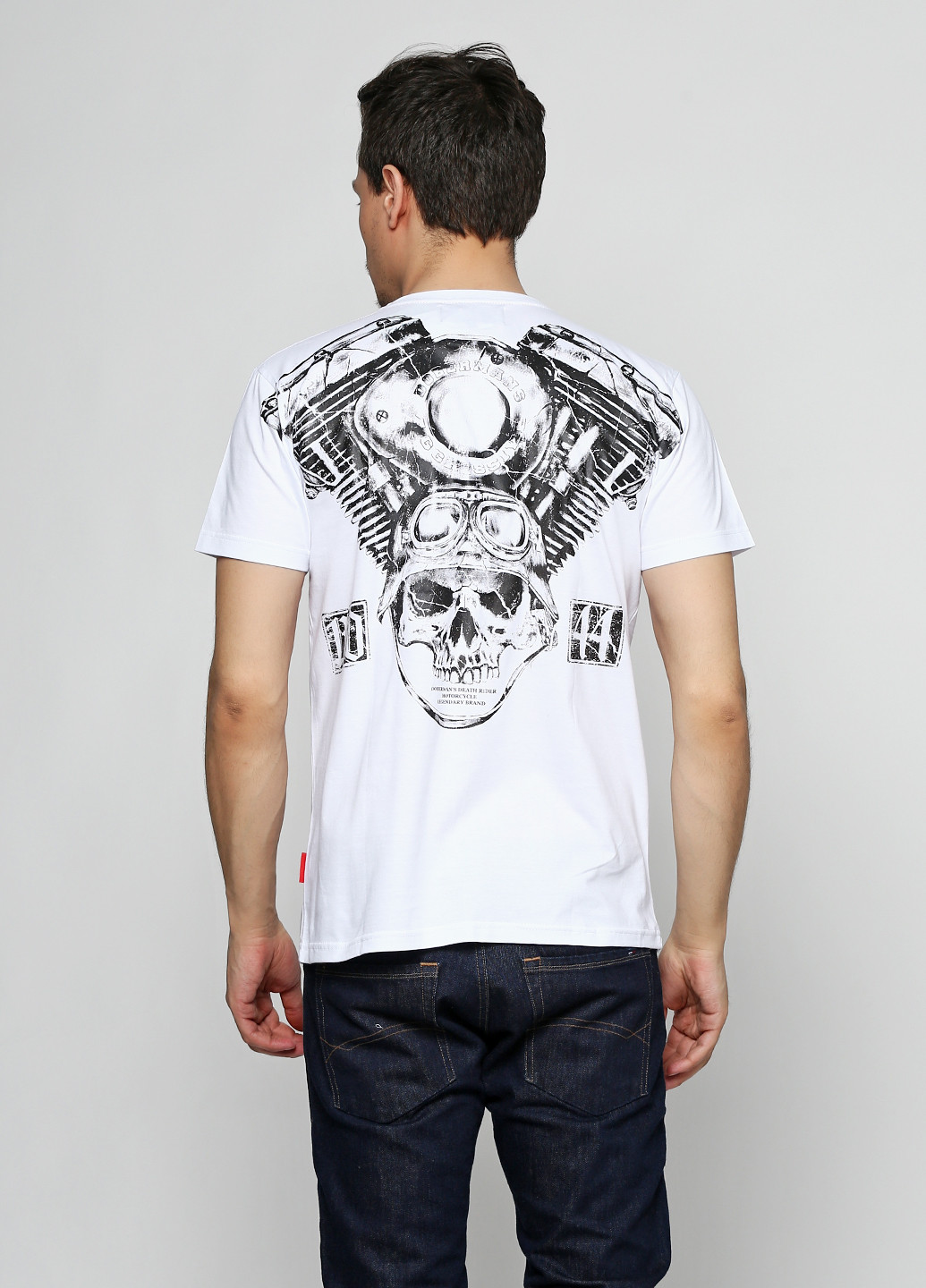 Біла футболка Dobermans Aggressive