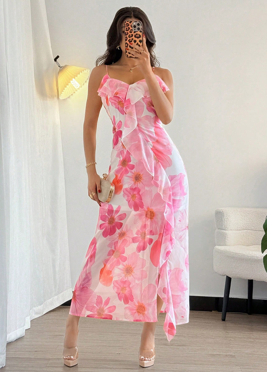 Розовое кэжуал платье силуэтная, клеш, с открытой спиной SHEIN с цветочным принтом