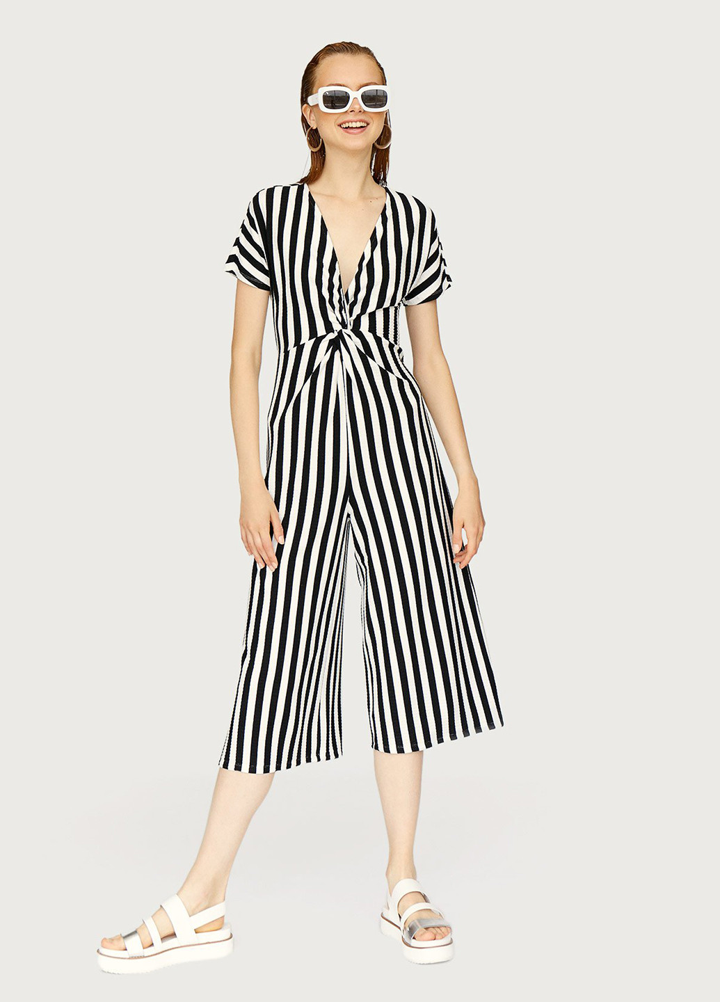 Комбінезон Stradivarius комбінезон-брюки смужка чорно-білий кежуал поліестер, трикотаж