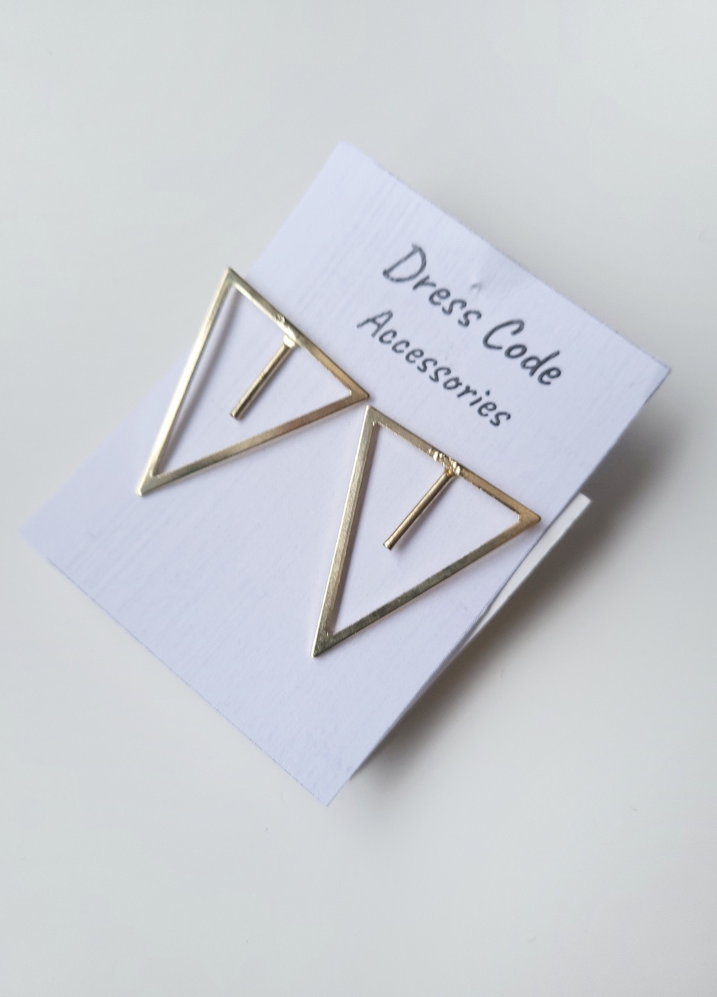 Сережки металлические треугольники на гвоздиках в золотистом цвете Fashion Jewelry (256453214)