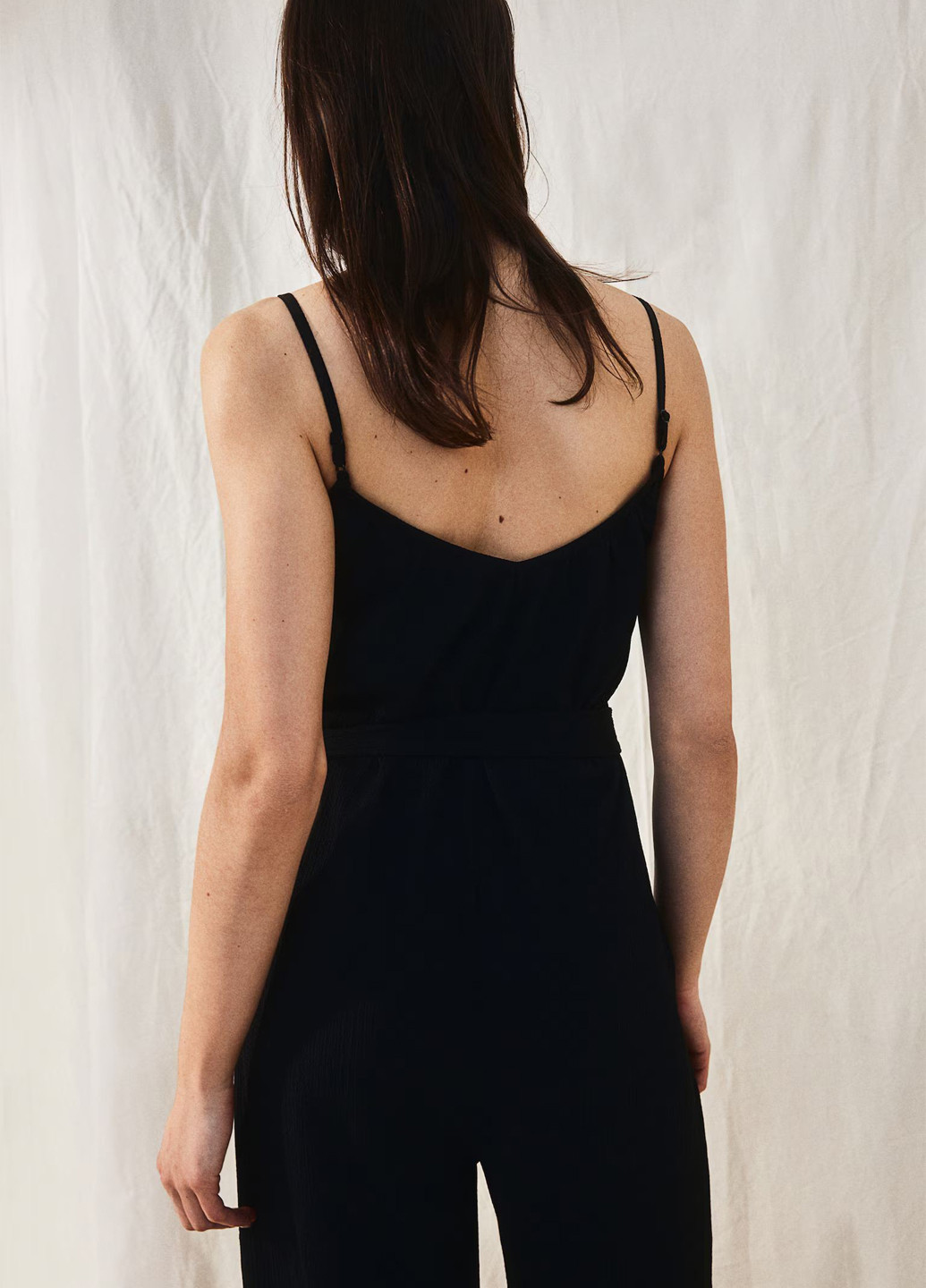 Комбинезон H&M комбинезон-брюки однотонный чёрный кэжуал полиэстер