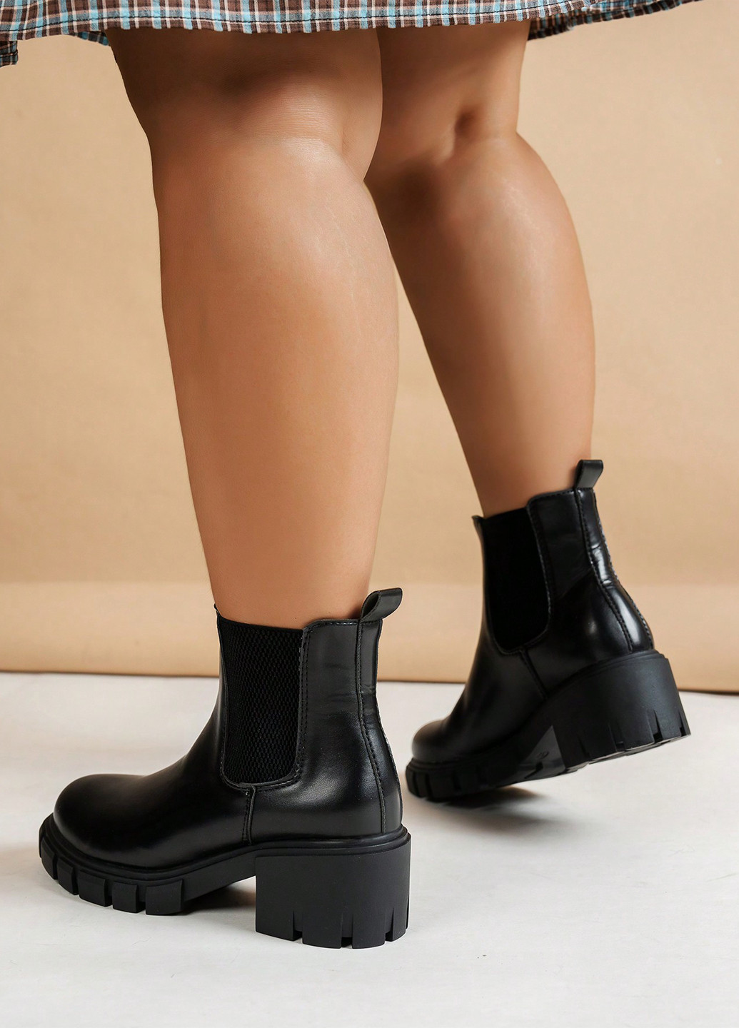 Осенние сапоги челси SHEIN на тракторной подошве из искусственной кожи