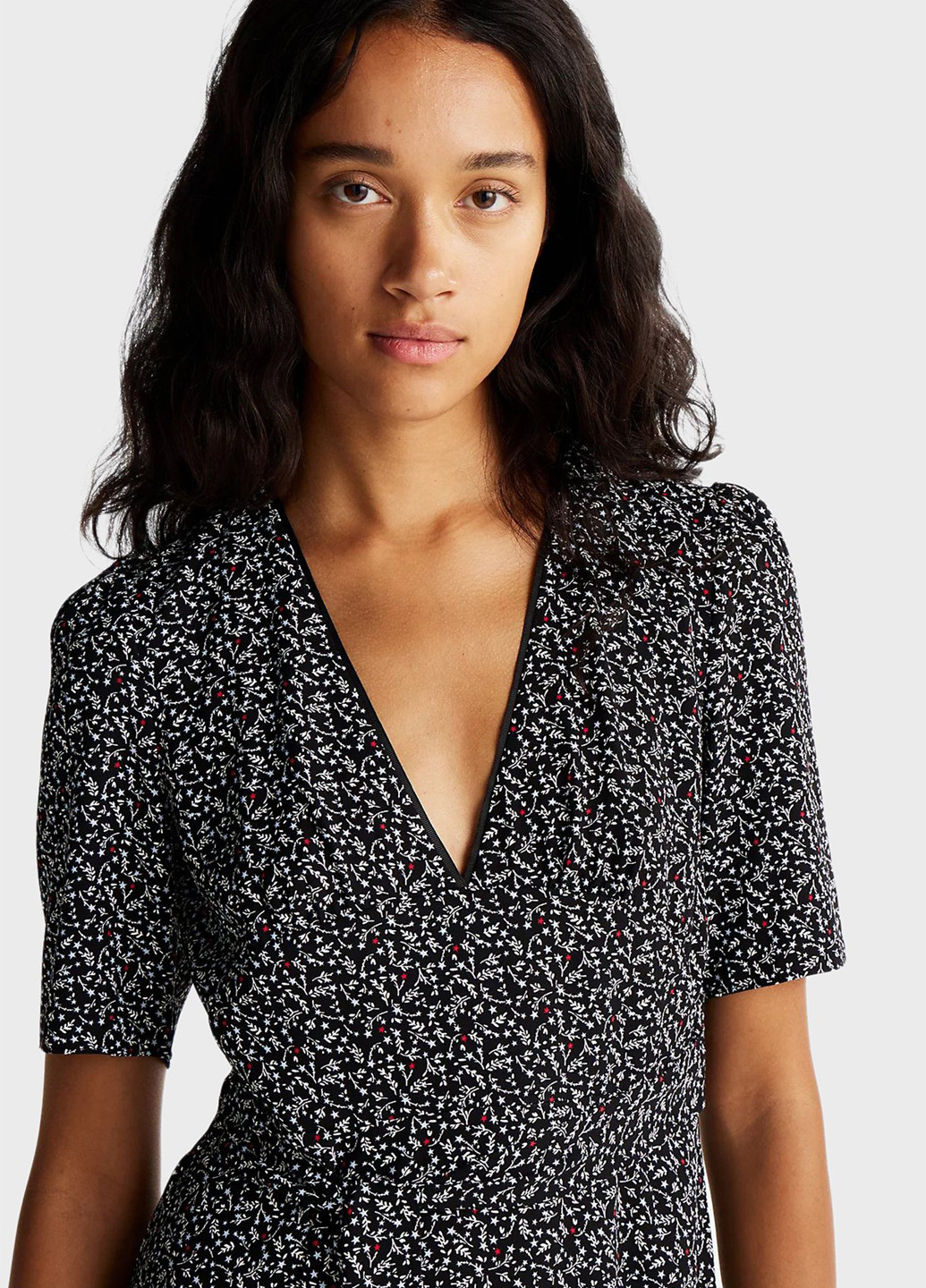 Черное кэжуал платье а-силуэт Tommy Jeans с рисунком