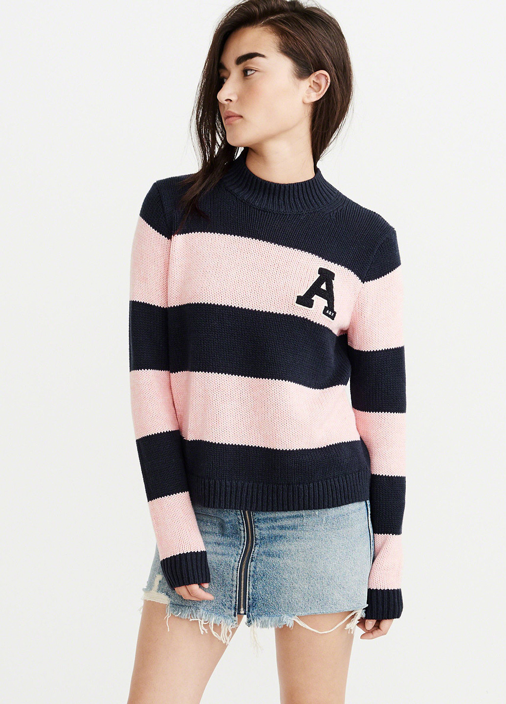 Светло-розовый демисезонный свитер Abercrombie & Fitch
