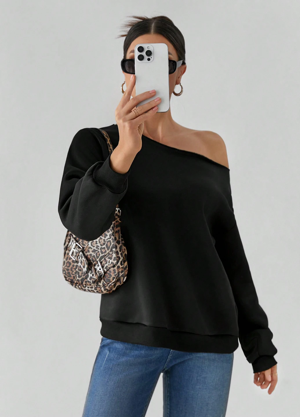 Черный свитшот SHEIN однотонный без декора (340108961)