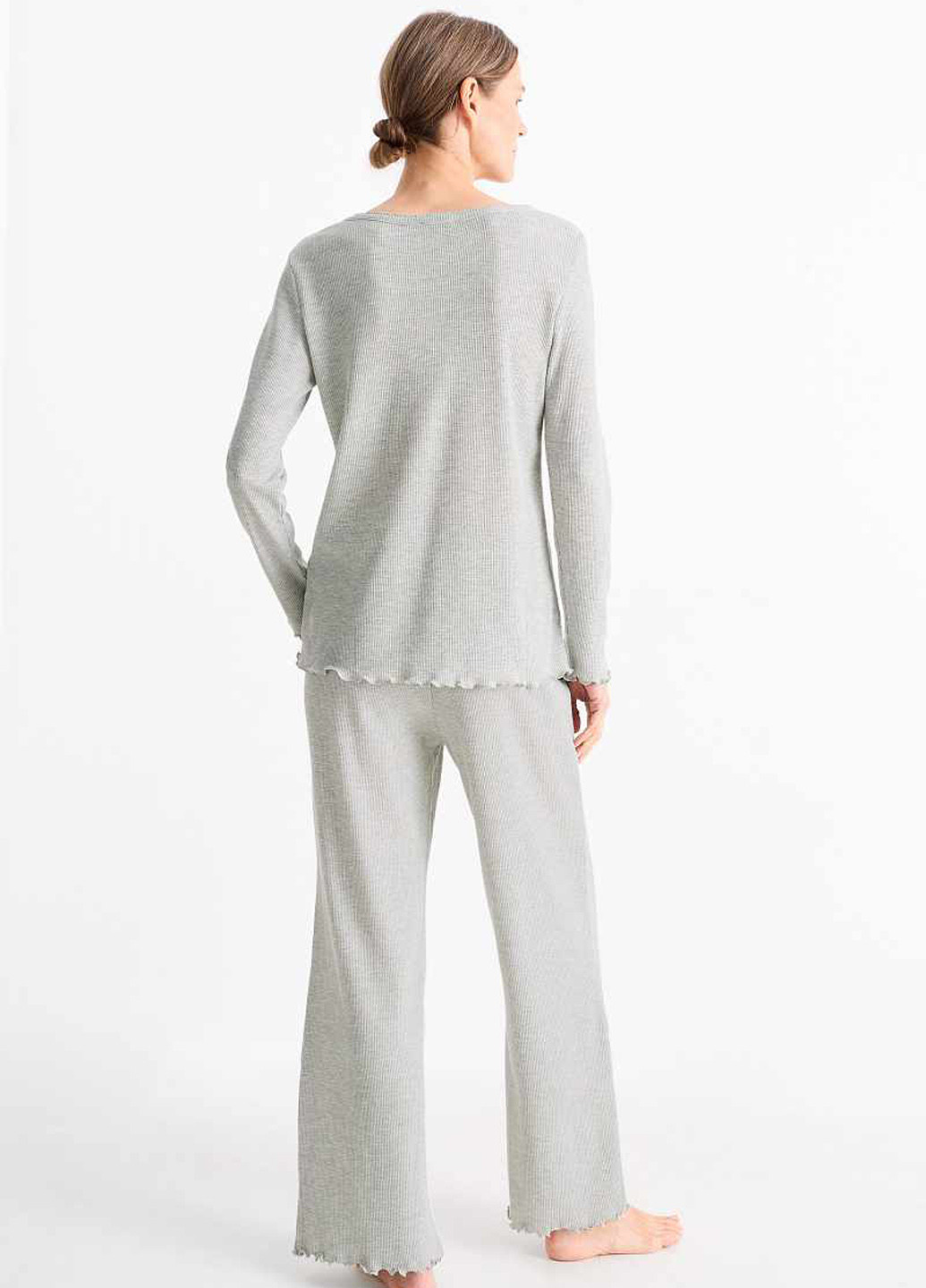 Светло-серая всесезон пижама (лонгслив, брюки) лонгслив + брюки C&A