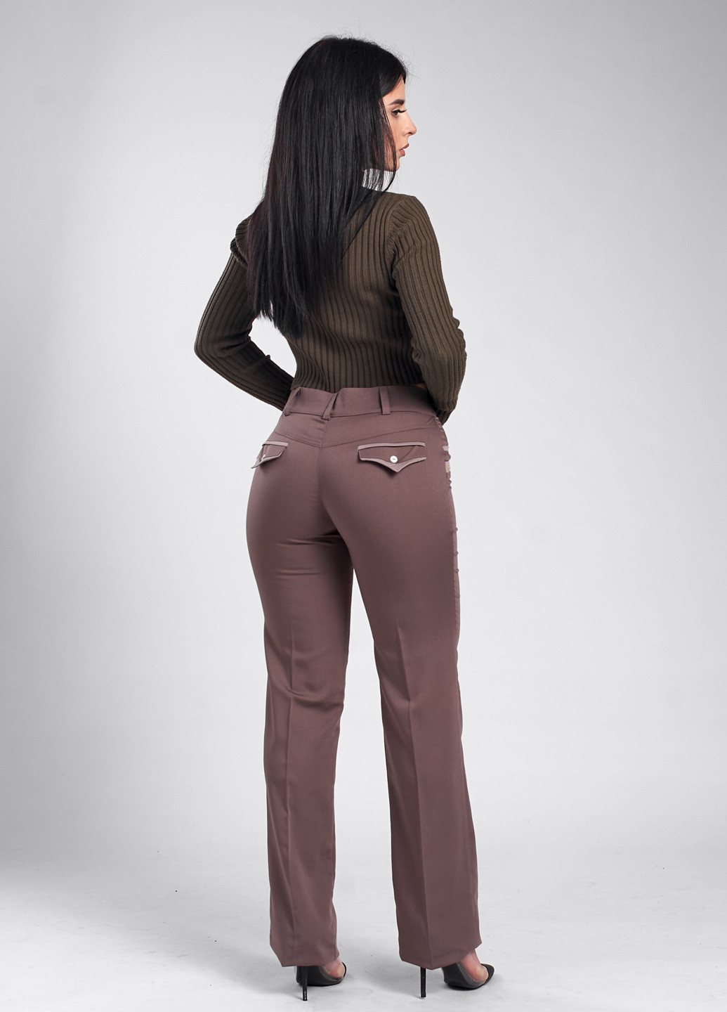 Темно-коричневые кэжуал демисезонные прямые брюки Ut