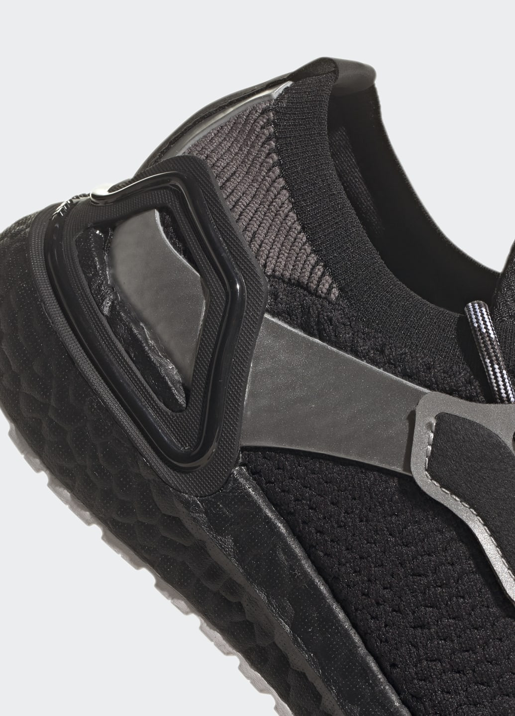 Черные демисезонные кроссовки для бега by stella mccartney ultraboost adidas