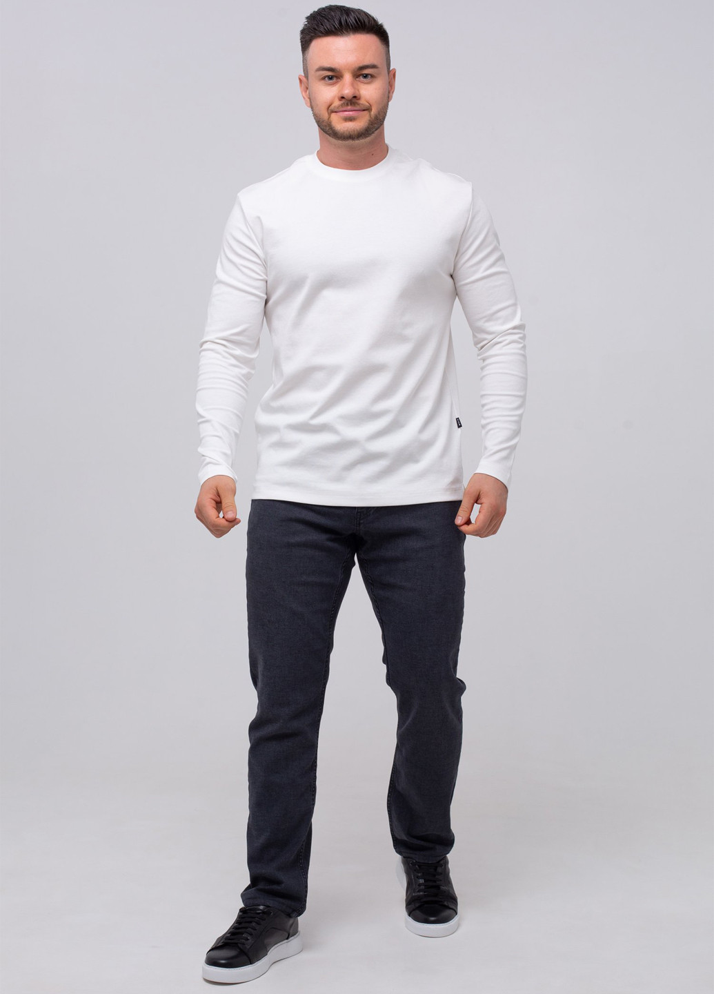 Темно-серые демисезонные слим джинсы K.O.R