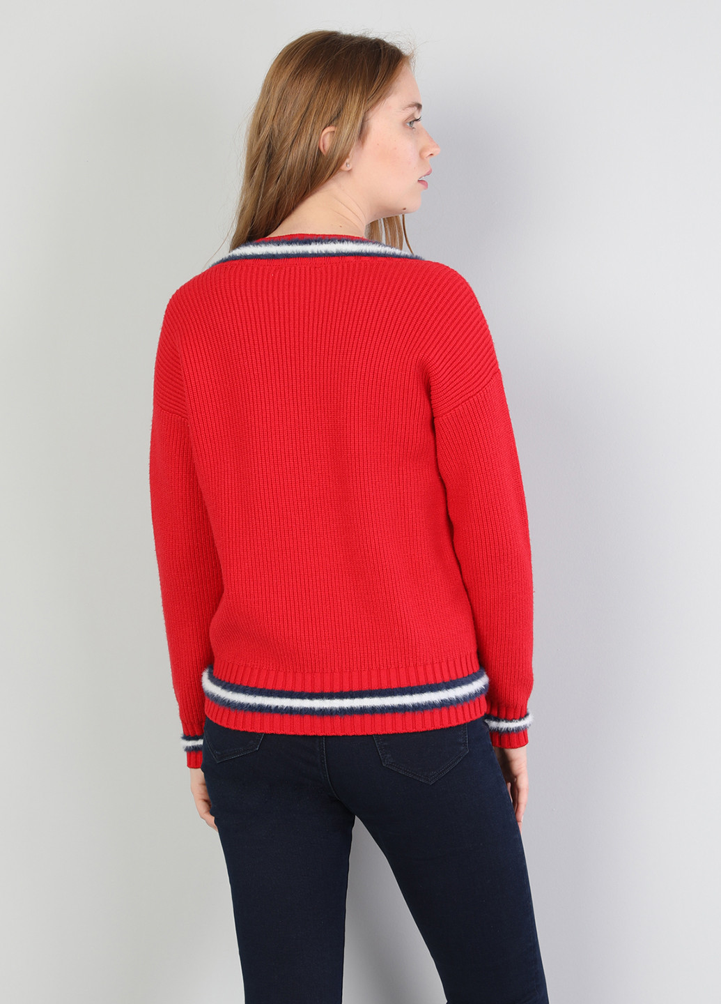 Красный демисезонный пуловер пуловер Colin's