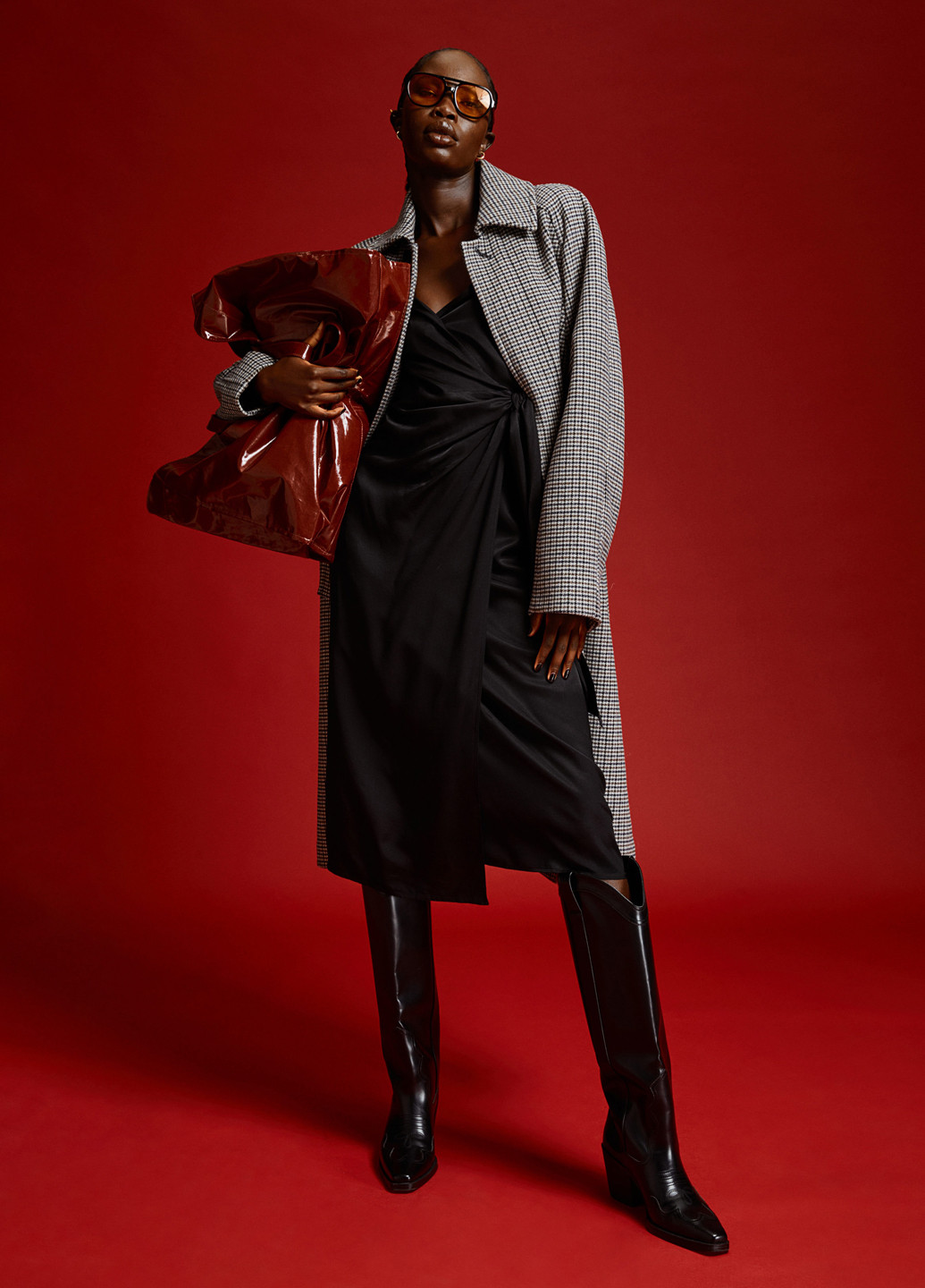 Чорна кежуал сукня на запах H&M однотонна